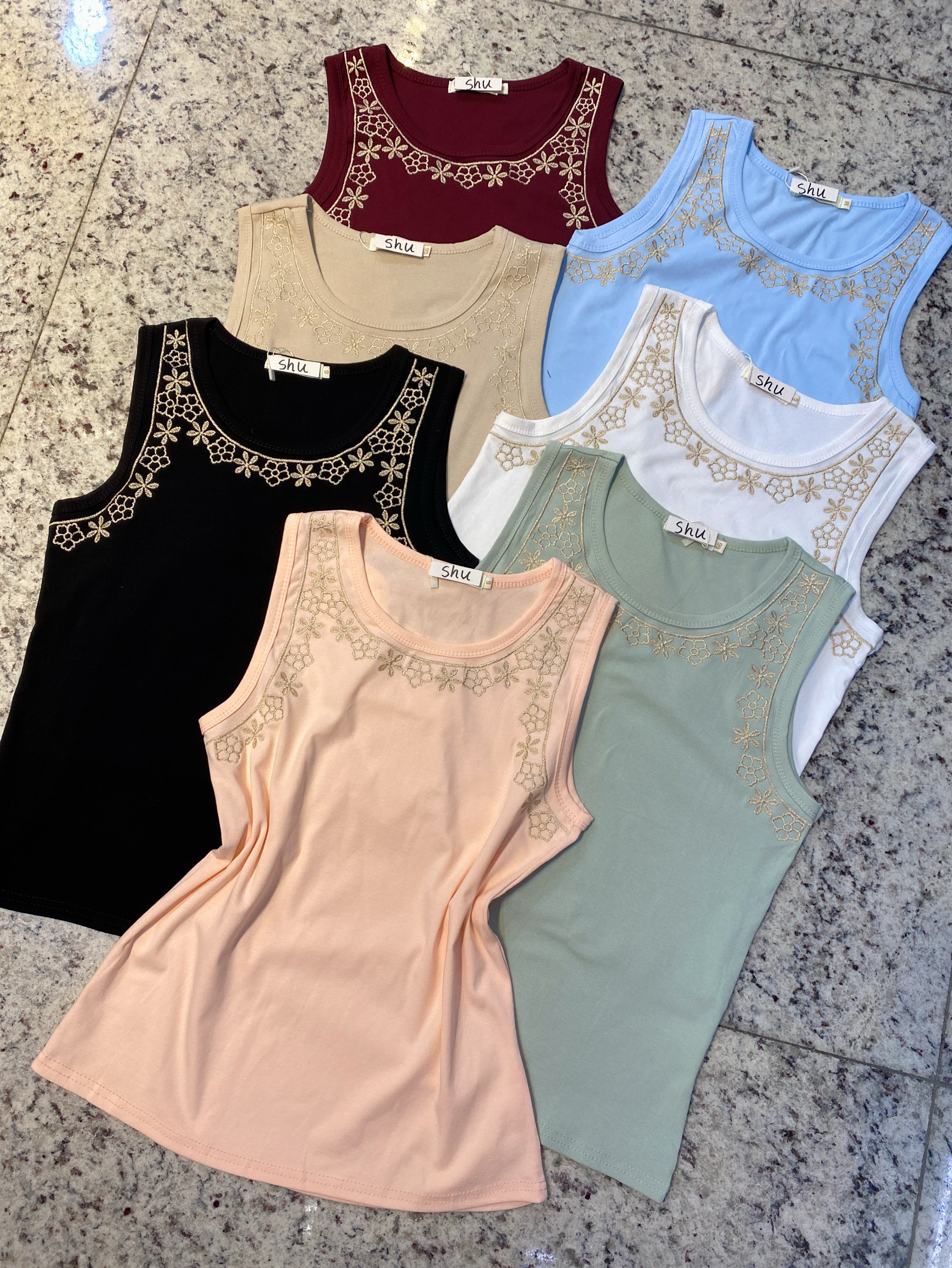 blusa com bordado sem manga shu loja