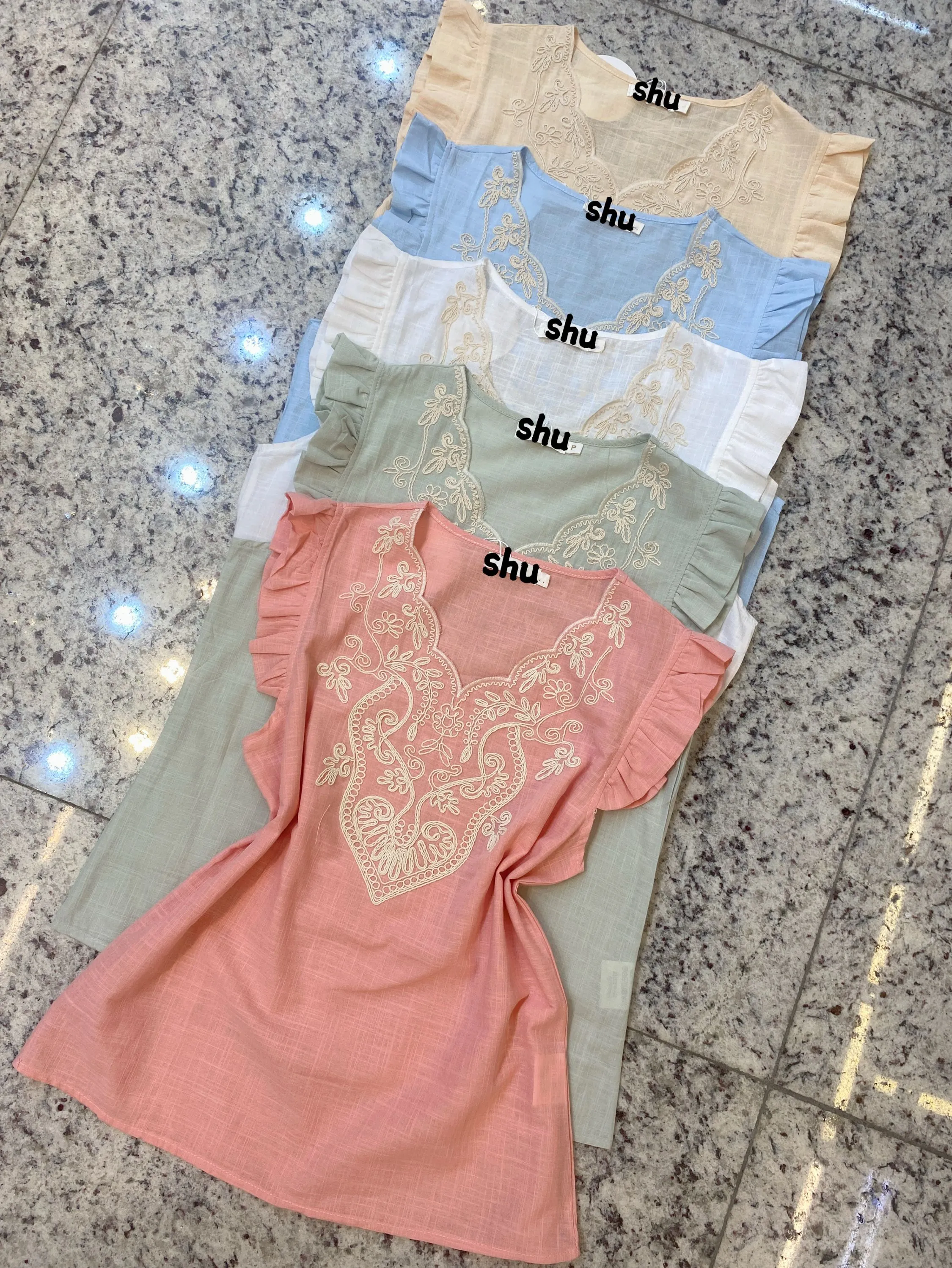 blusa com bordado manga babado shu loja