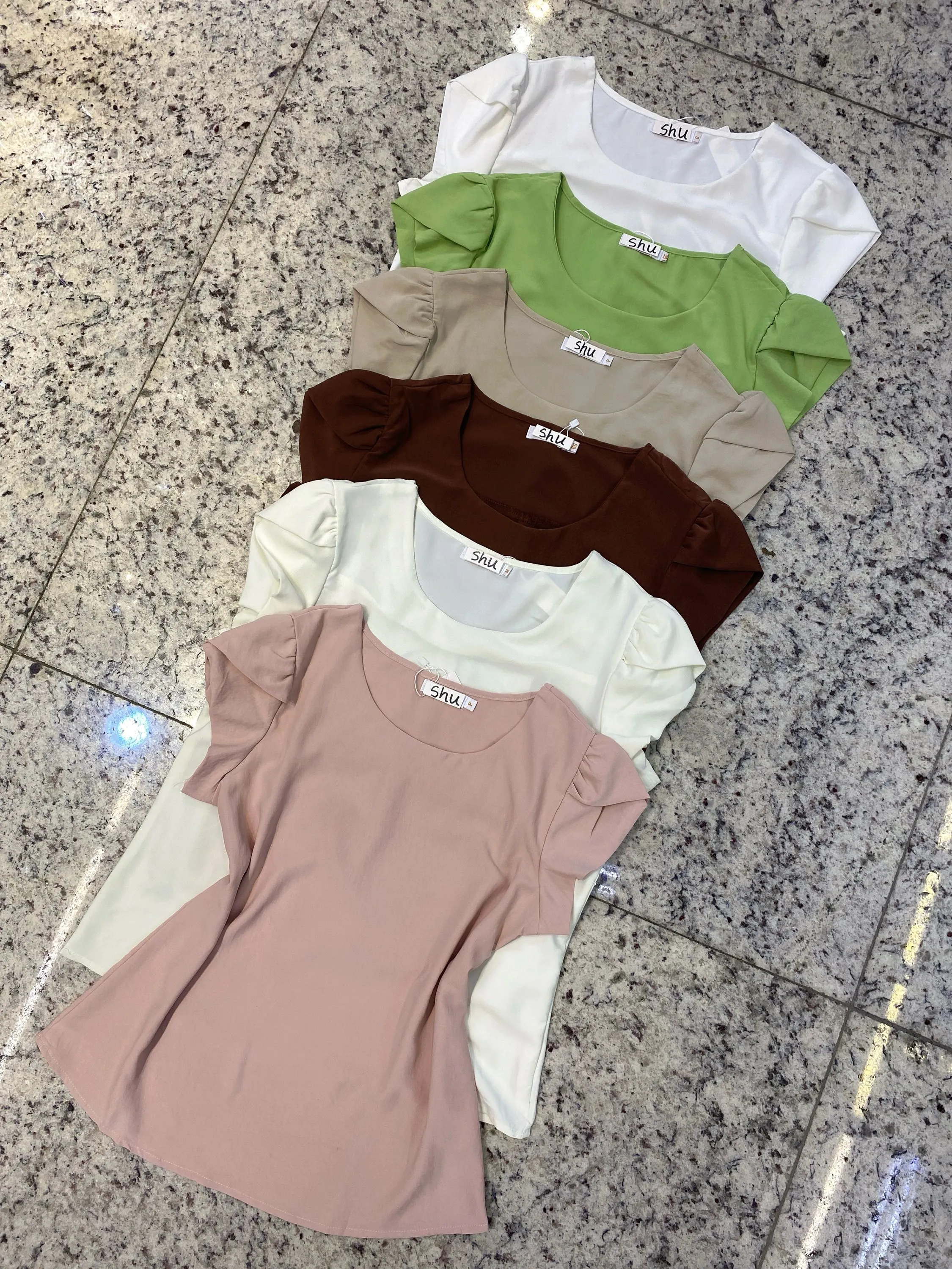 blusa lisa com elastano manga curta shu loja