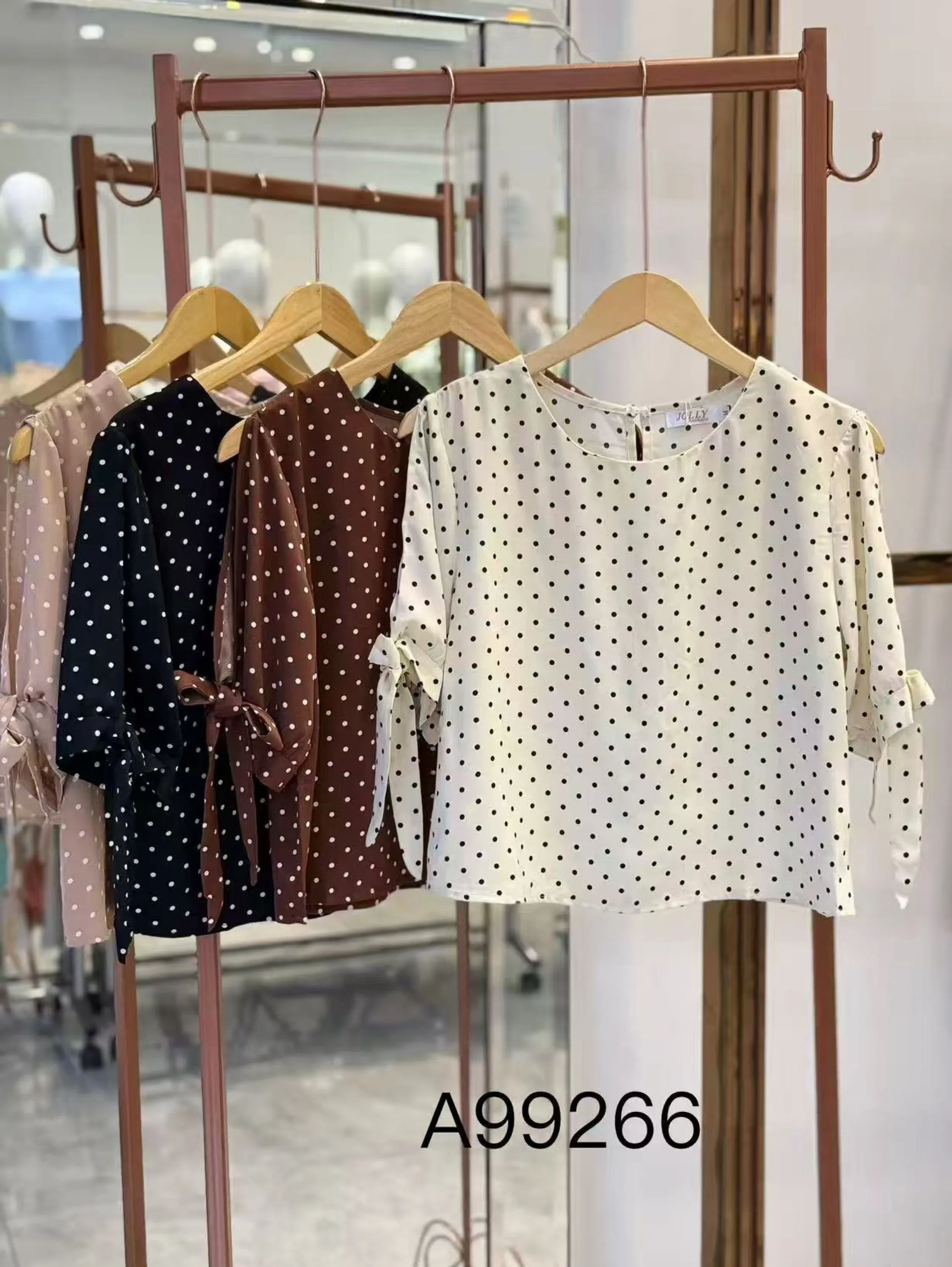 blusa de bolinha  manga curta shu loja