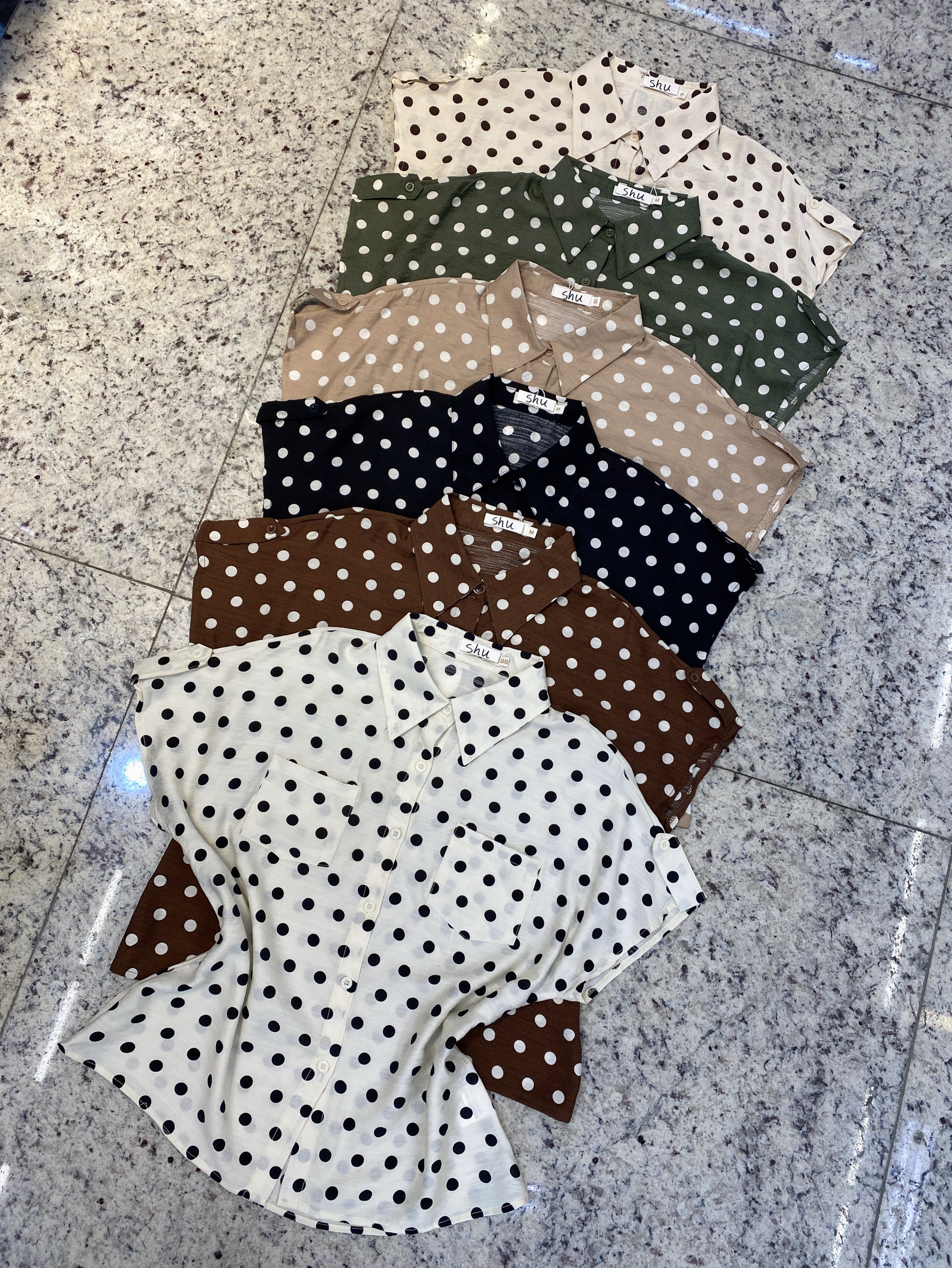 blusa com bolinha manga curta shu loja