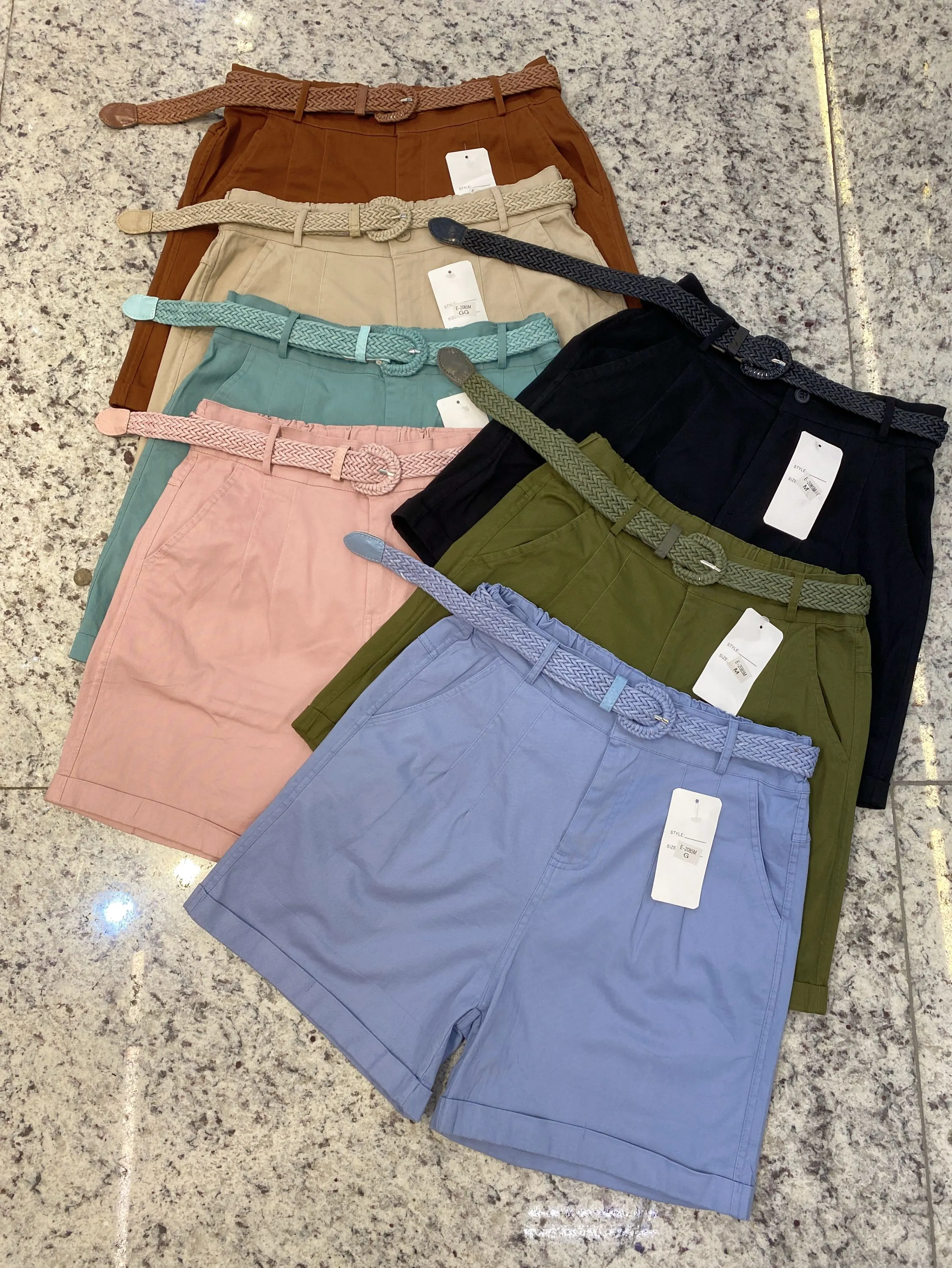 short sarja com elastano com cinto shu loja