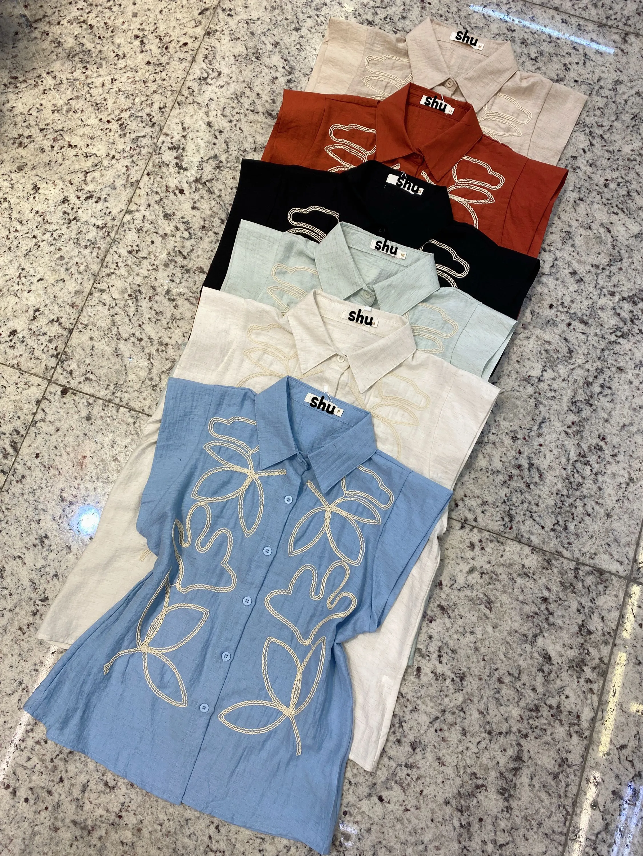 blusa com bordado manga curta shu loja
