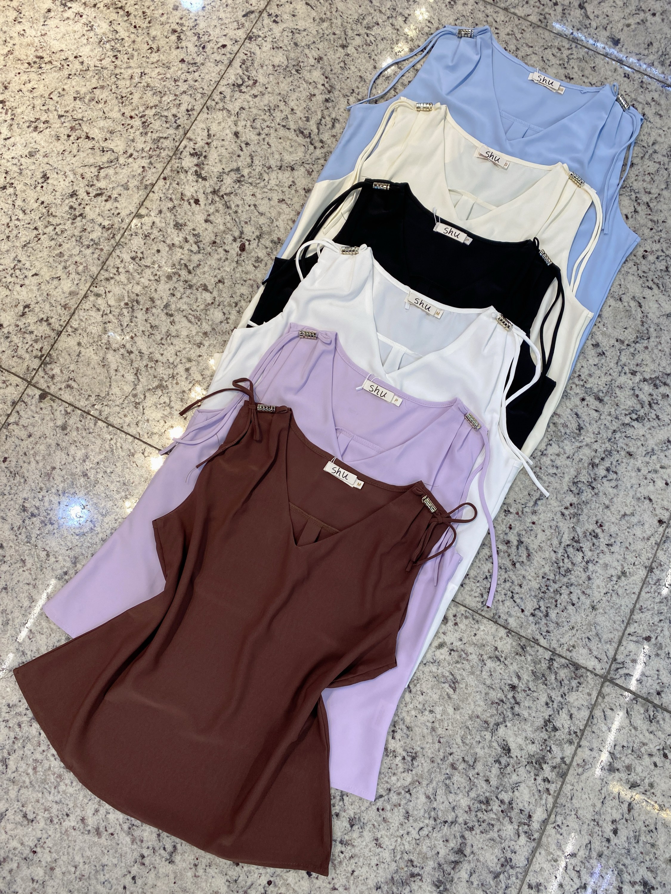 blusa lisa sem manga shu loja