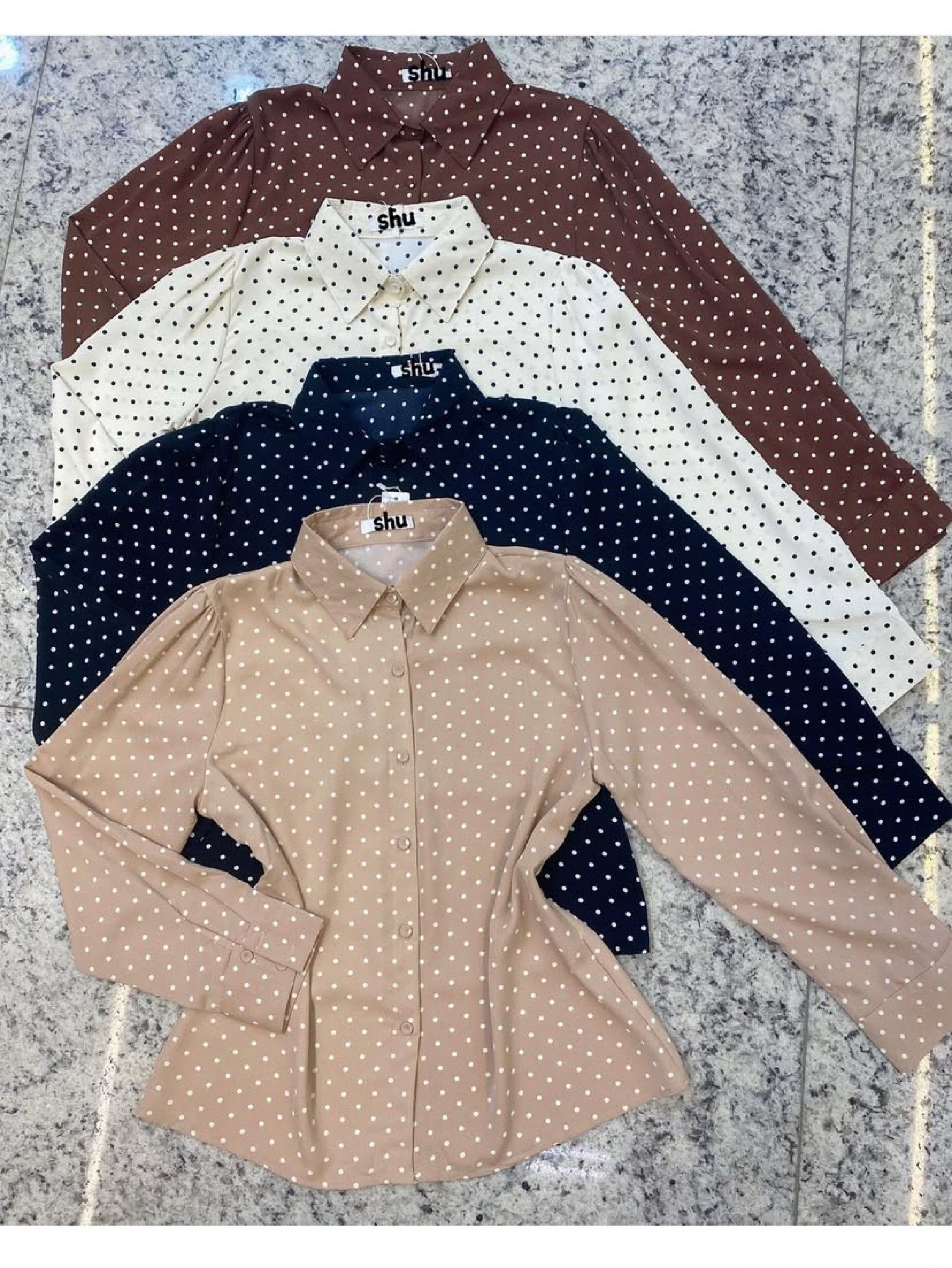 camisa com  bolinha manga longa shu loja