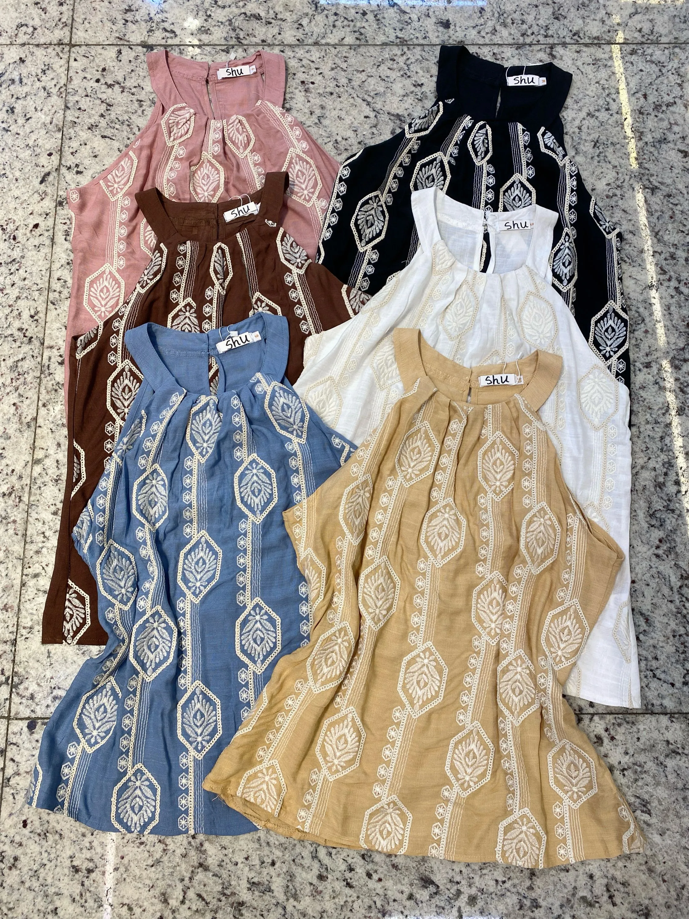 blusa com bordado sem manga shu loja