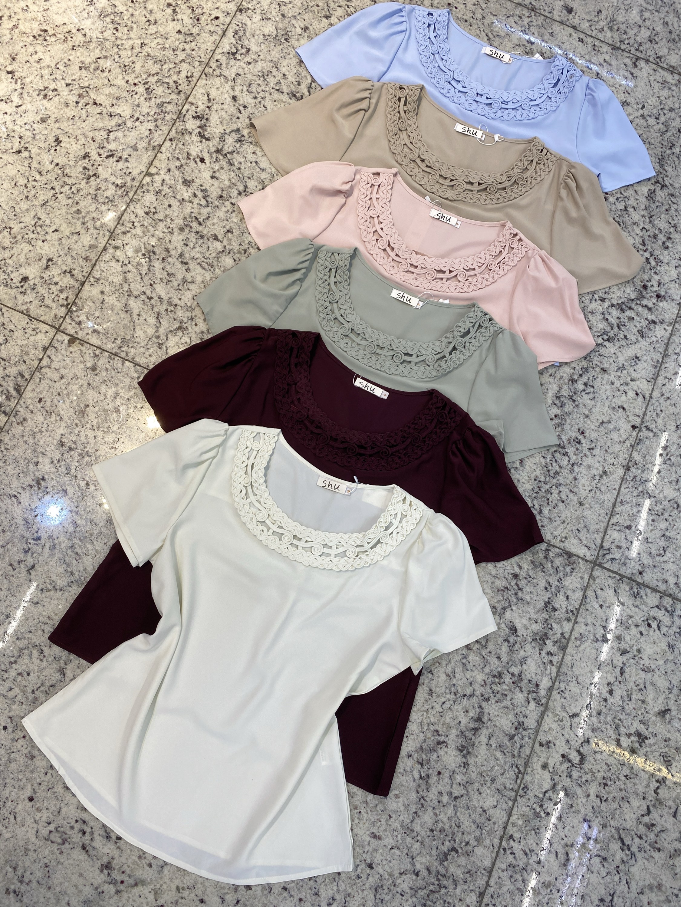blusa com trancada manga curta shu loja