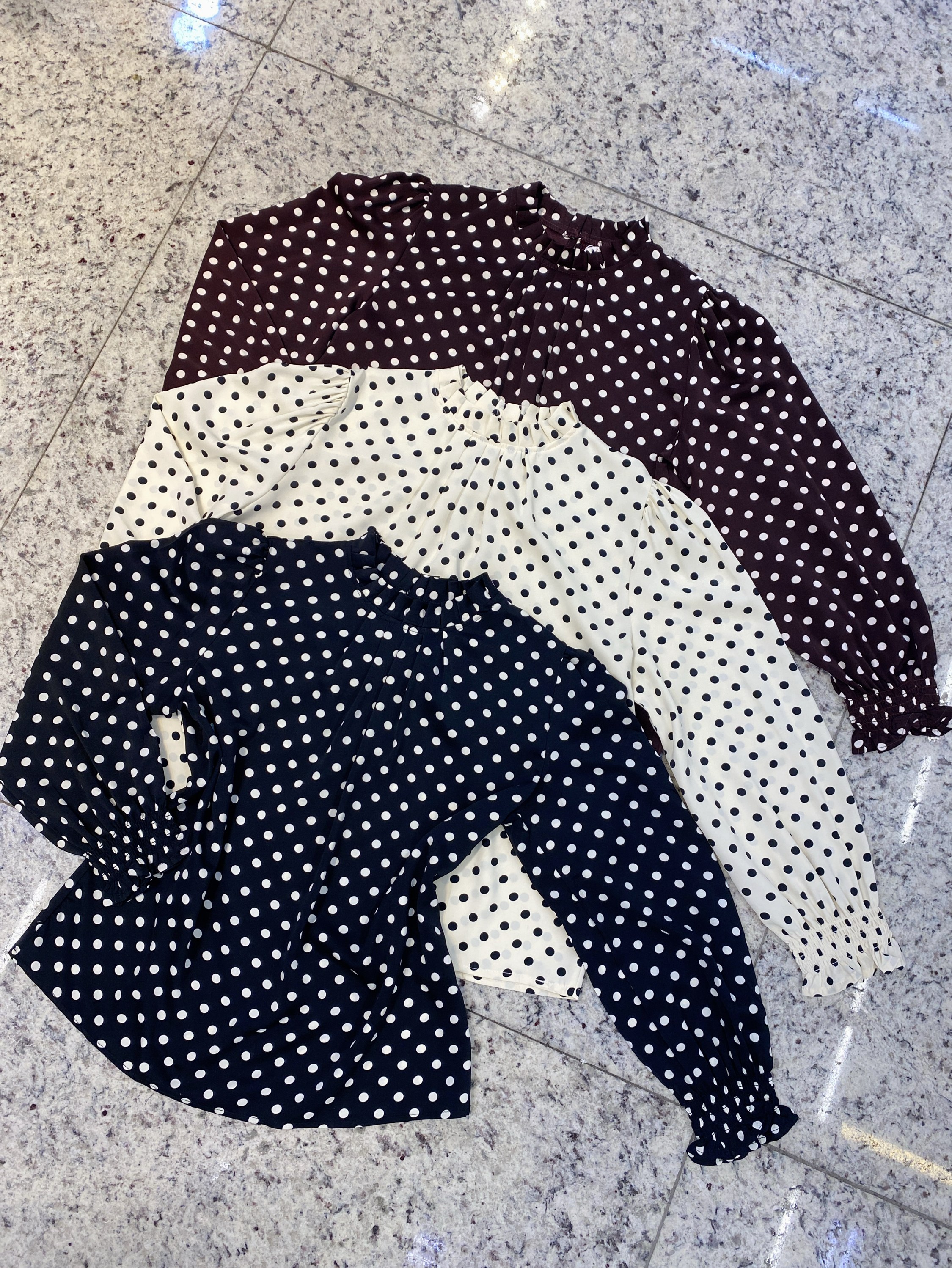 blusa com bolinha manga longa shu loja