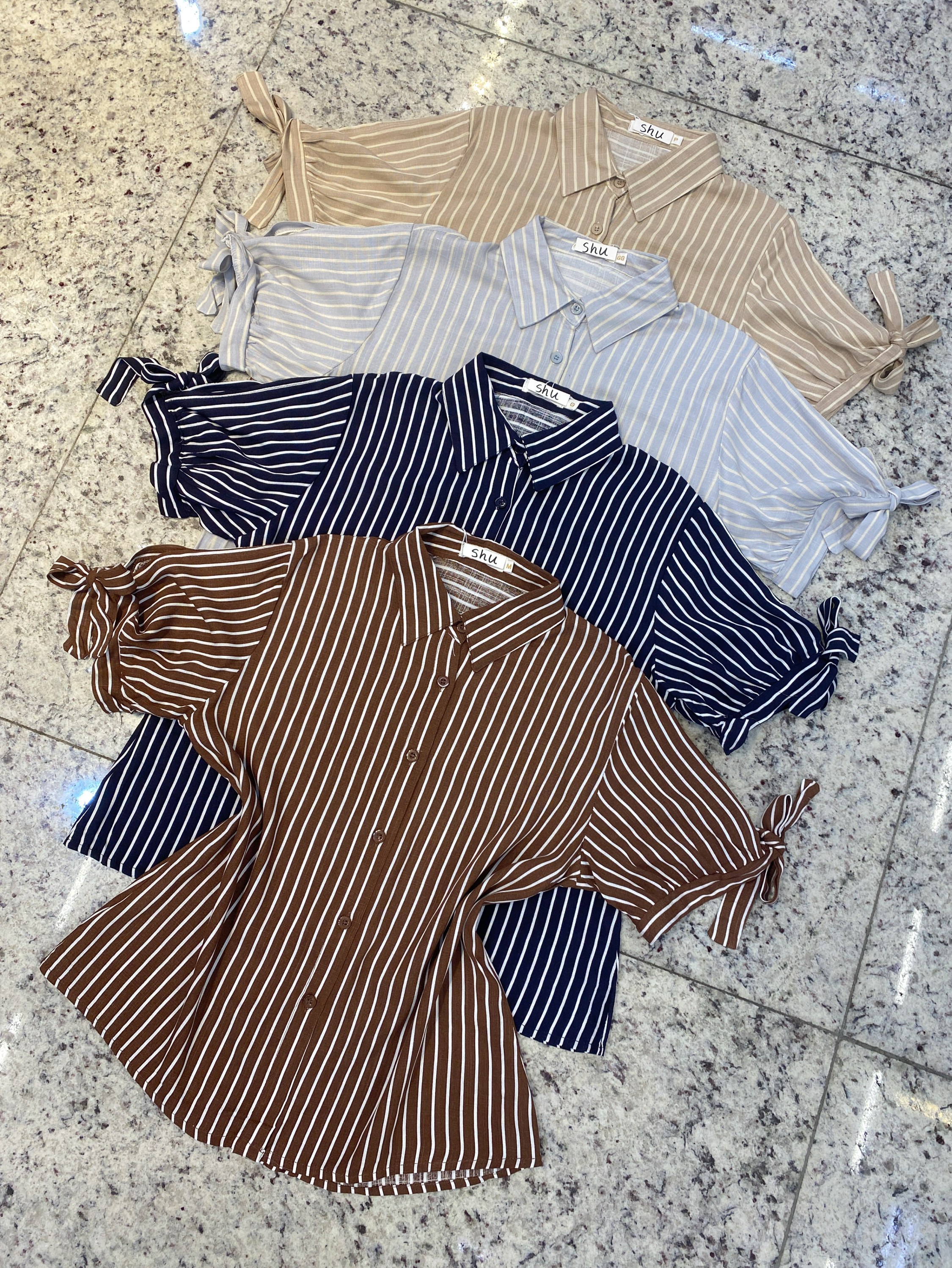 camisa de listra manga curta shu loja