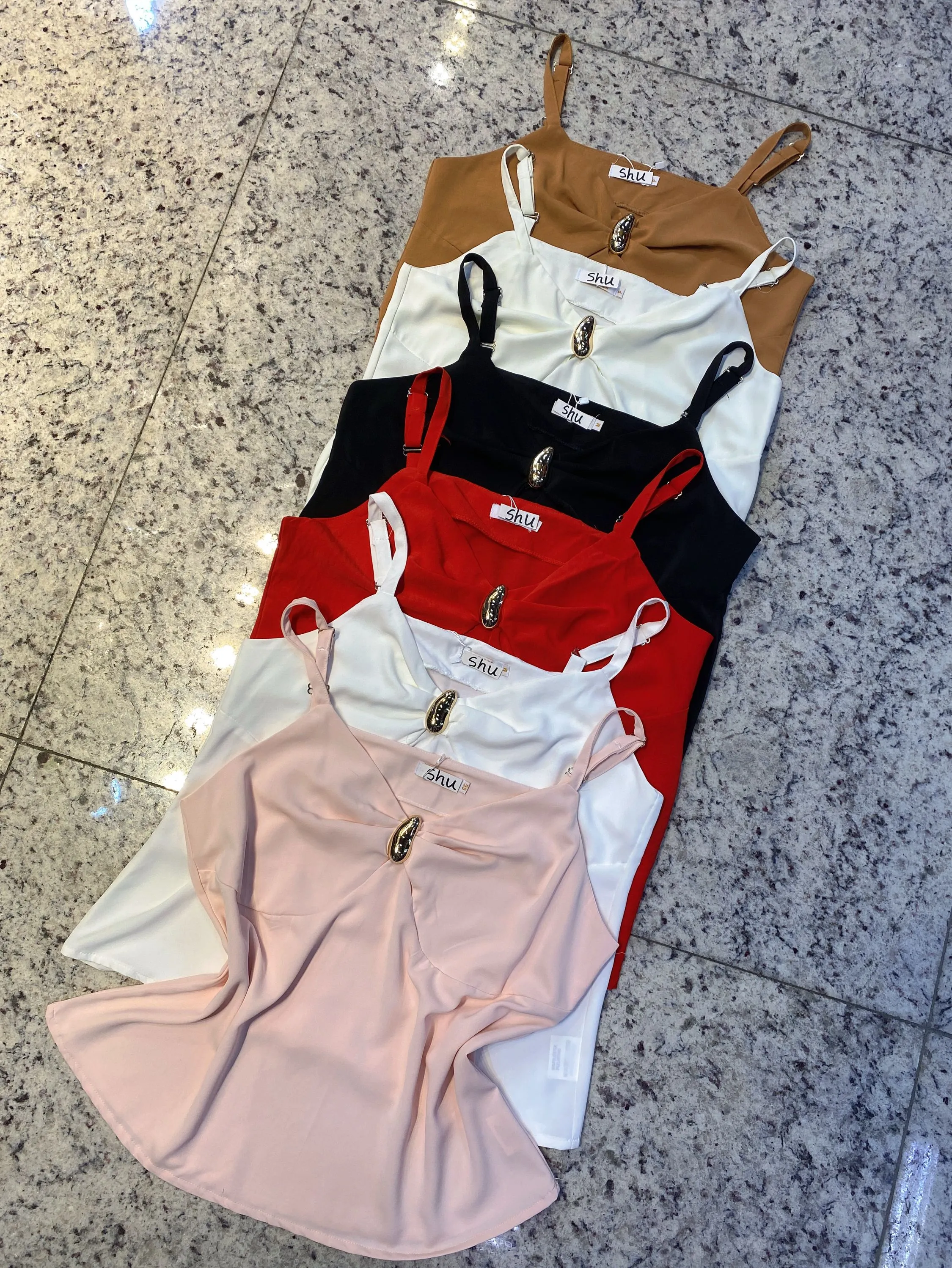 blusa lisa de alça shu loja