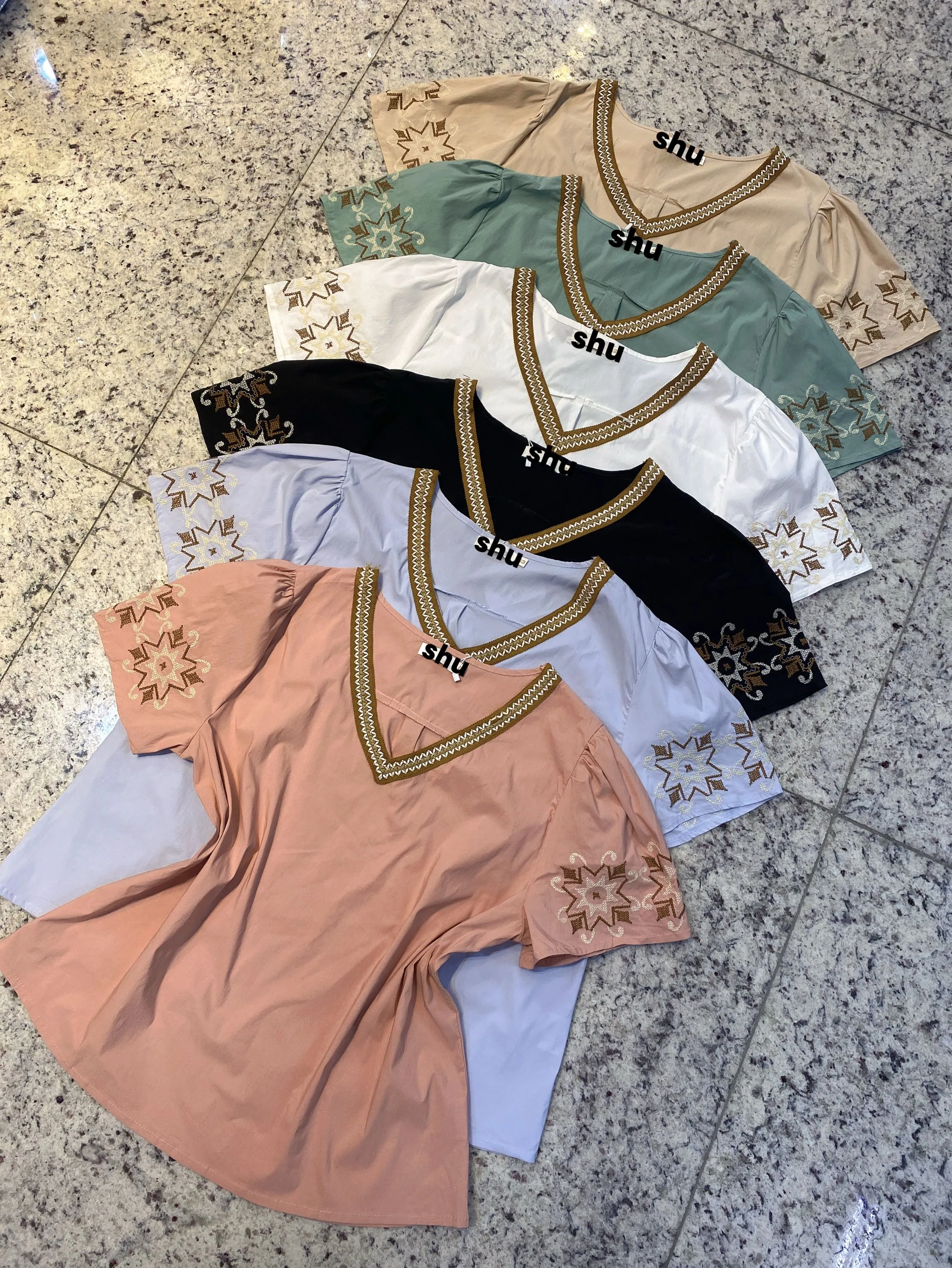 plus size com elastano manga curta com bordado shu loja