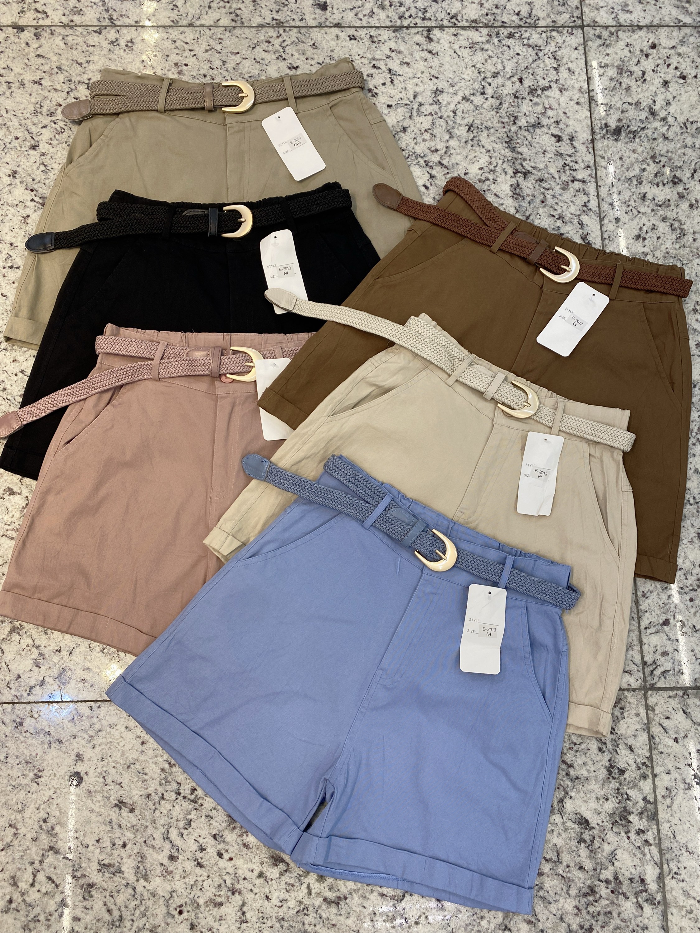 short sarja com elastano com cinto shu loja