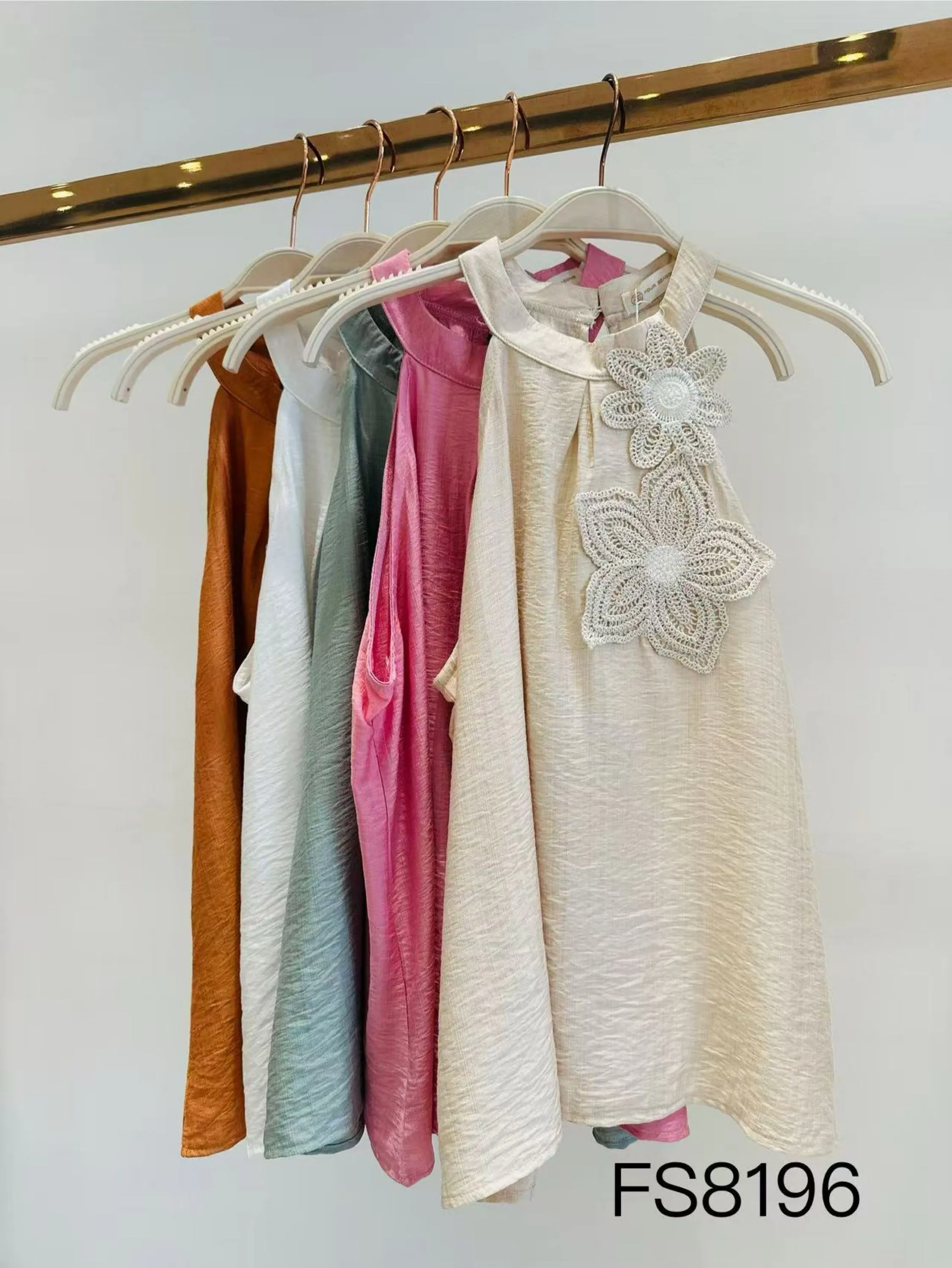 blusa com bordado de flor sem manga shu loja