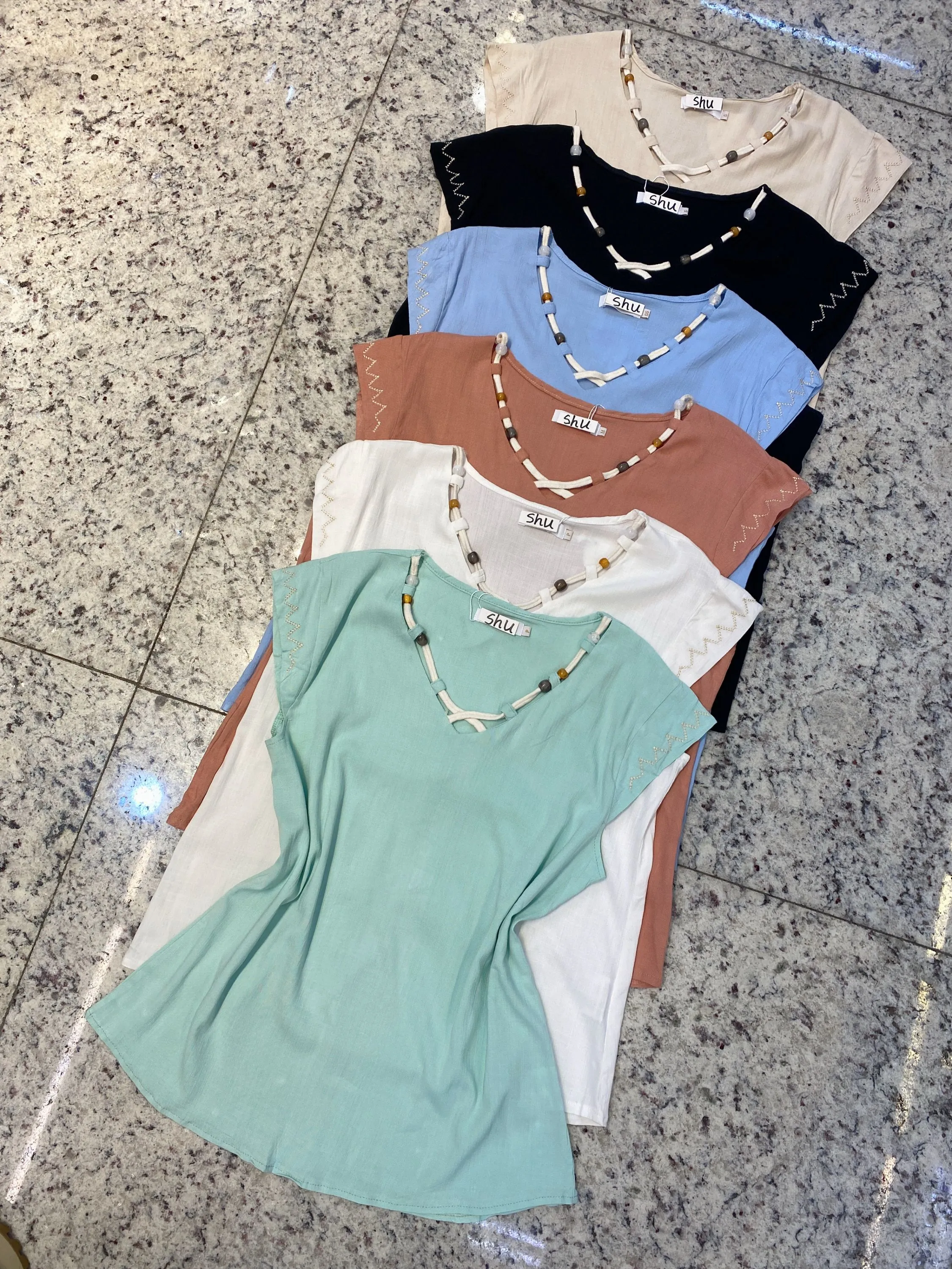 blusa lisa com elastano manga curta shu loja