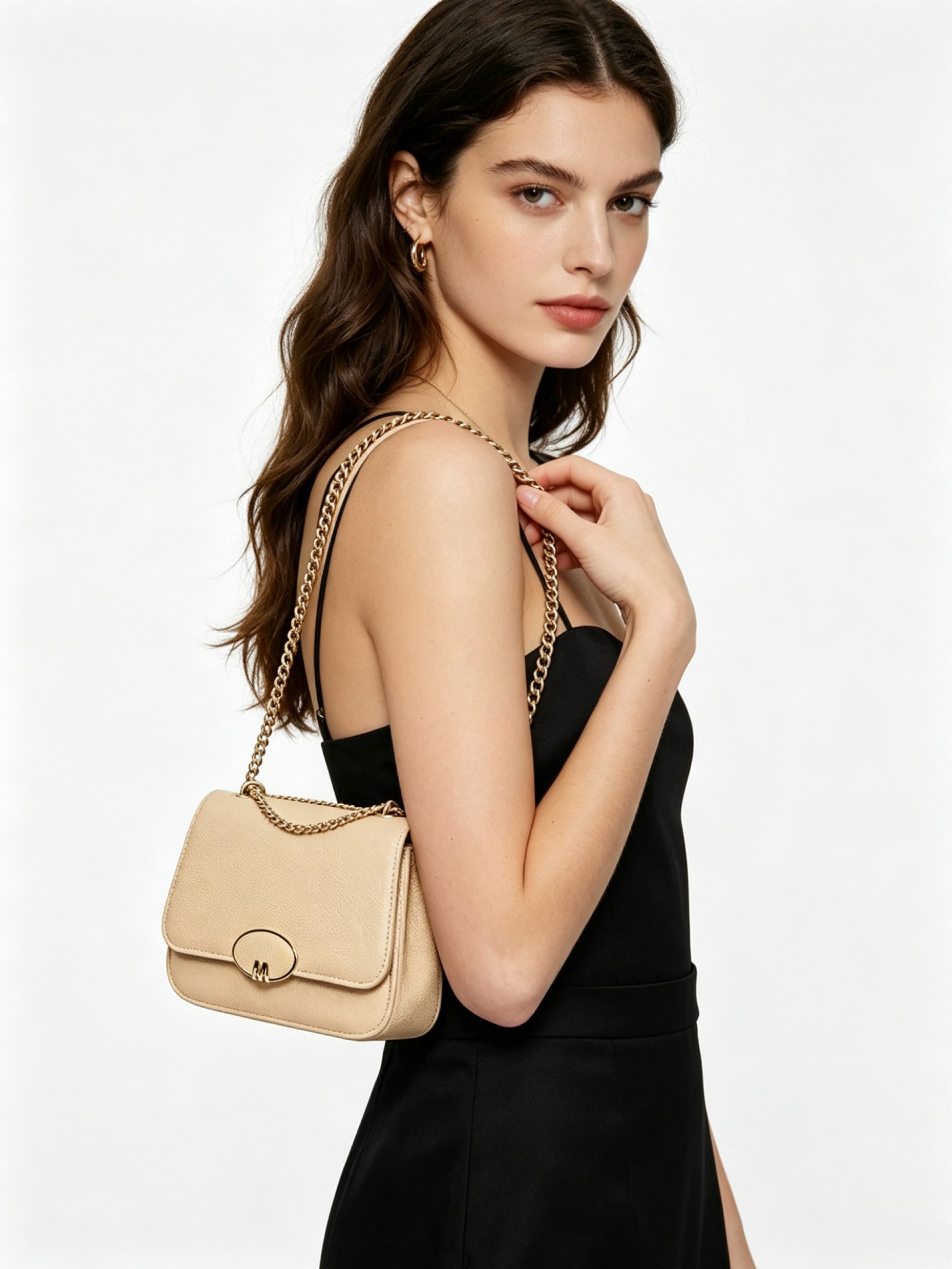 Bolsa pequena para celular com alça de corrente