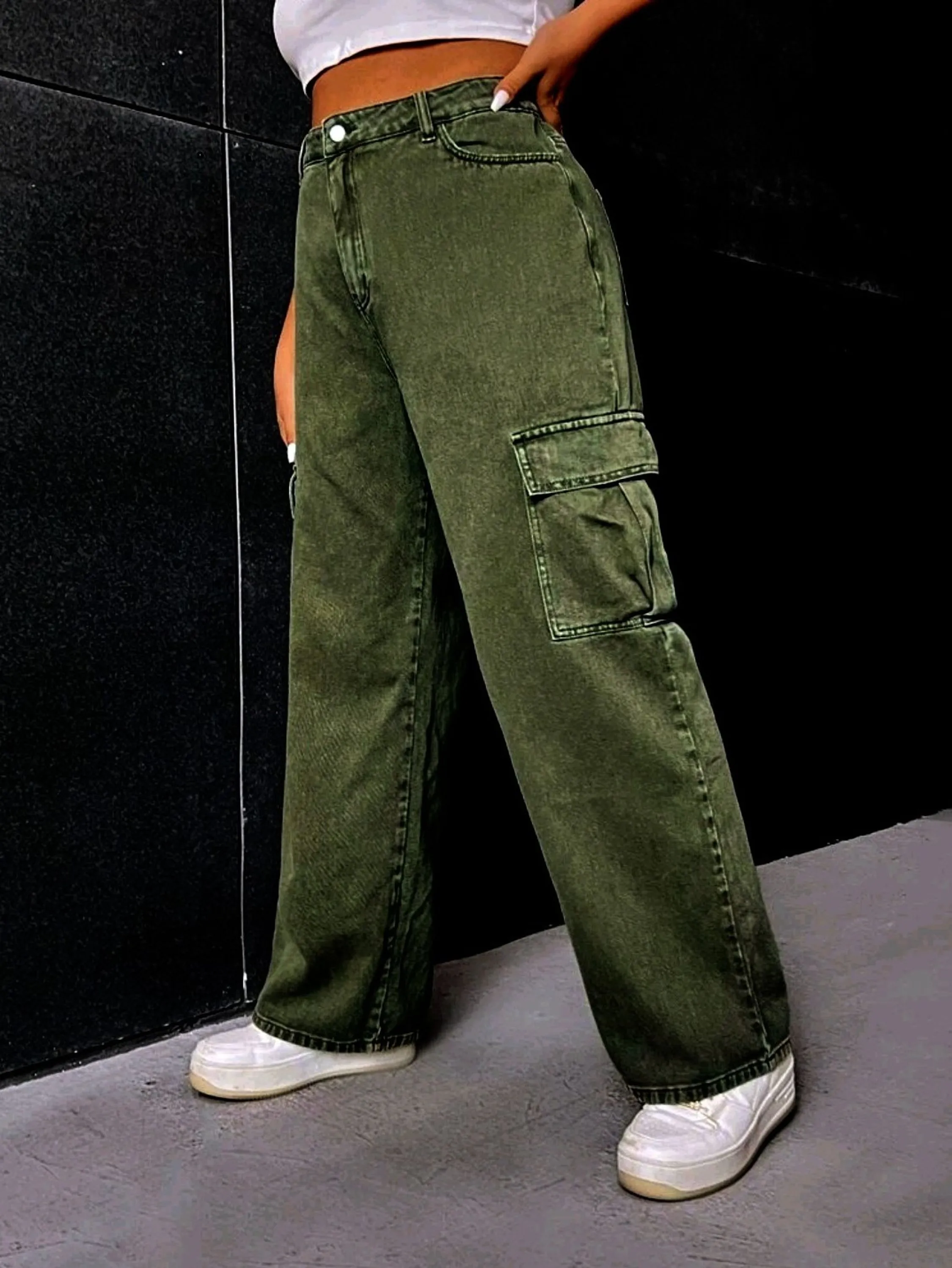 Calça cargo wide leg feminina verde militar wissam jeans