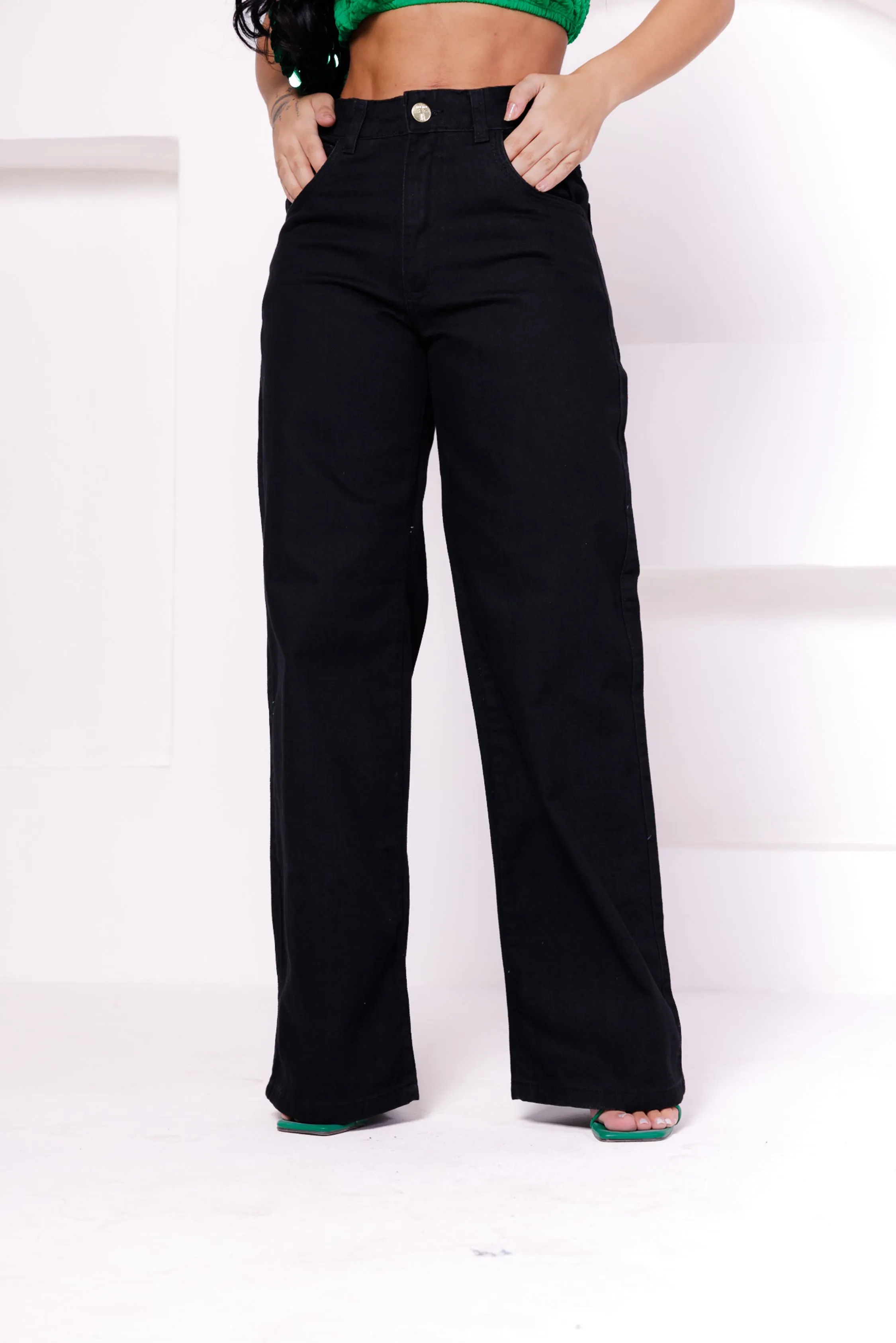 CALÇA WIDE LEG JEANS PRETA LISA CINTURA ALTA