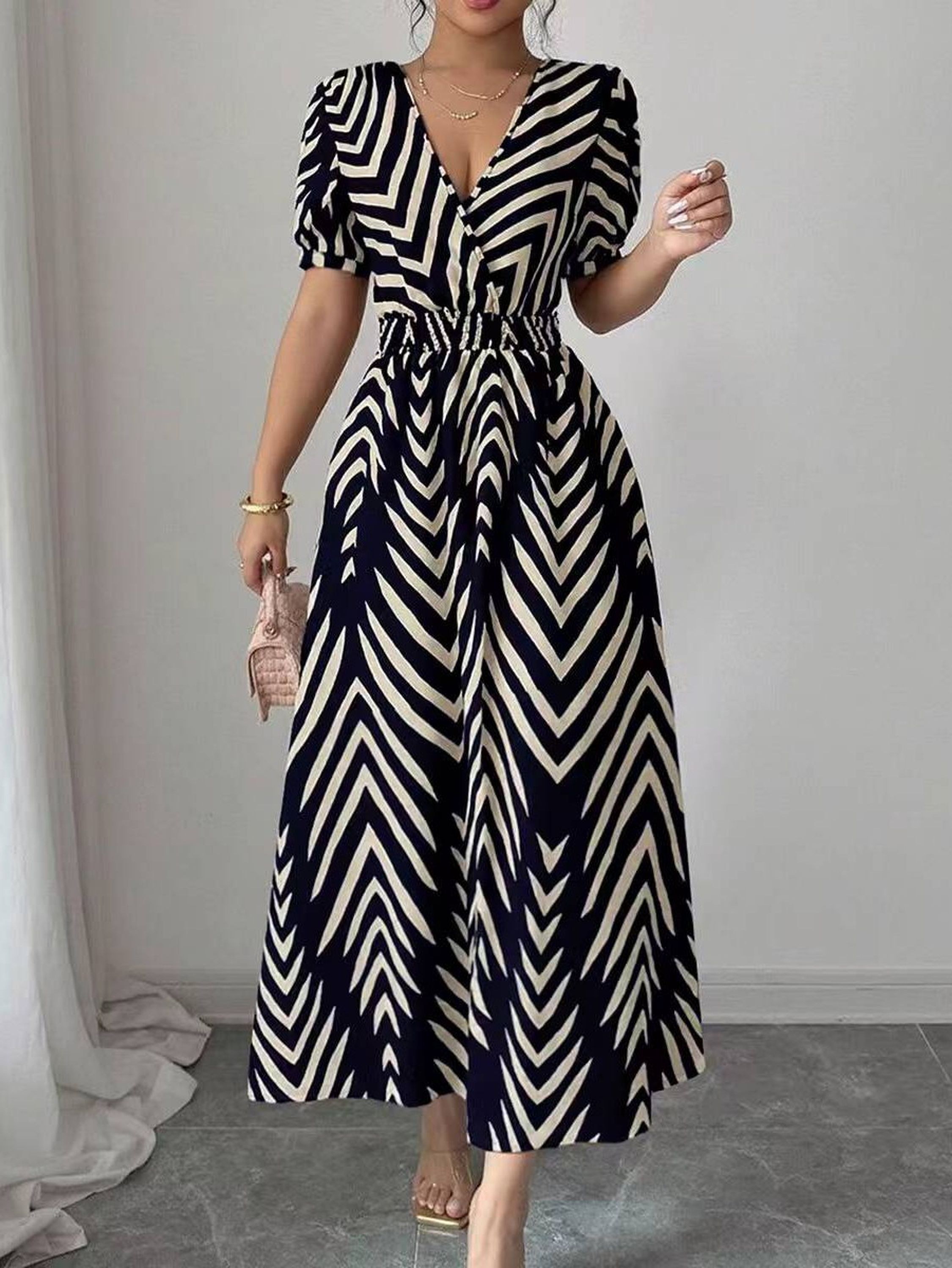 Vestido Longo Estampado manga curta com elástico na Cintura