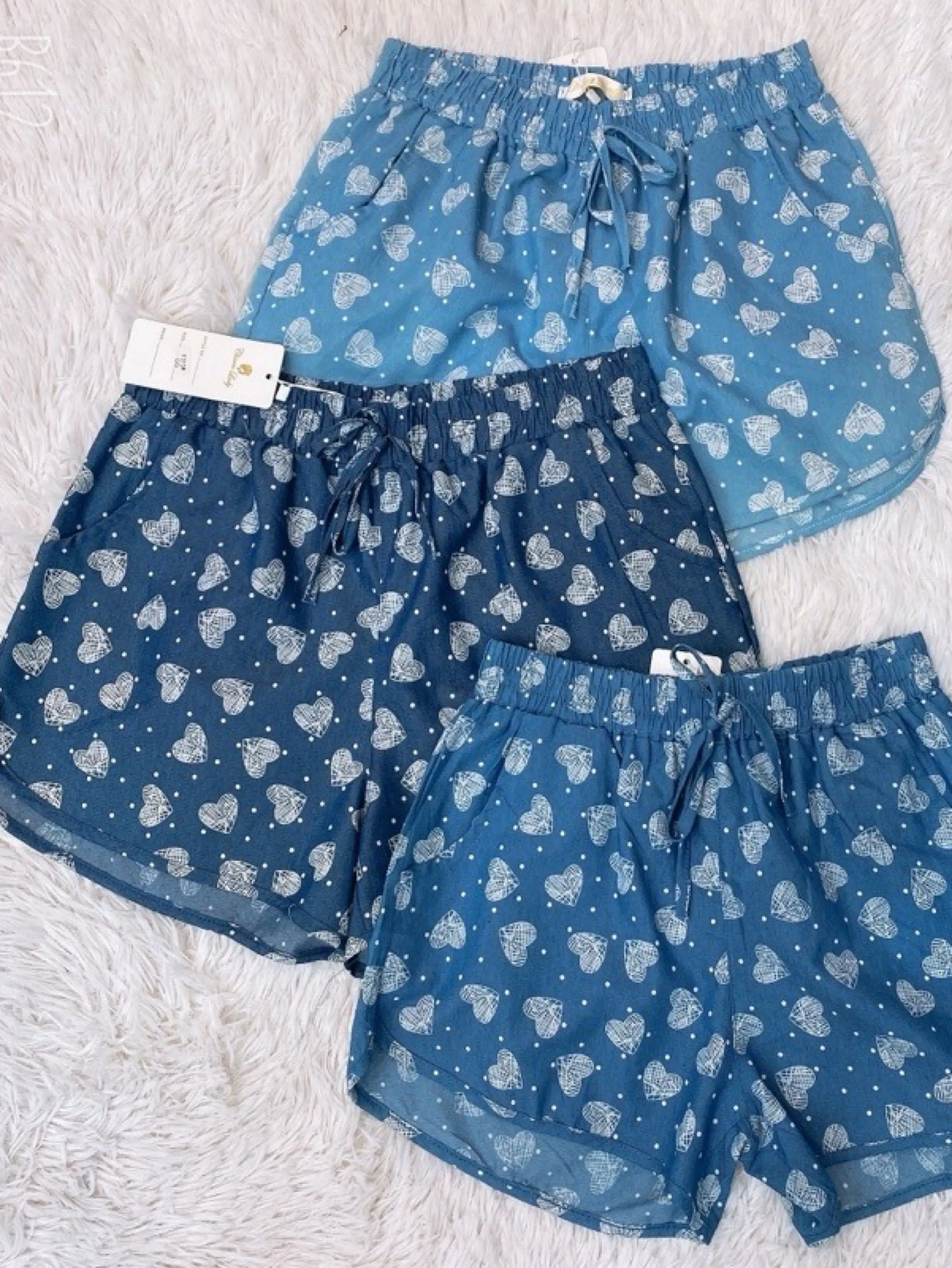 Shorts feminino poliéster tintura Jeans  estampa coração com elástico na cintura cordão amarração F315