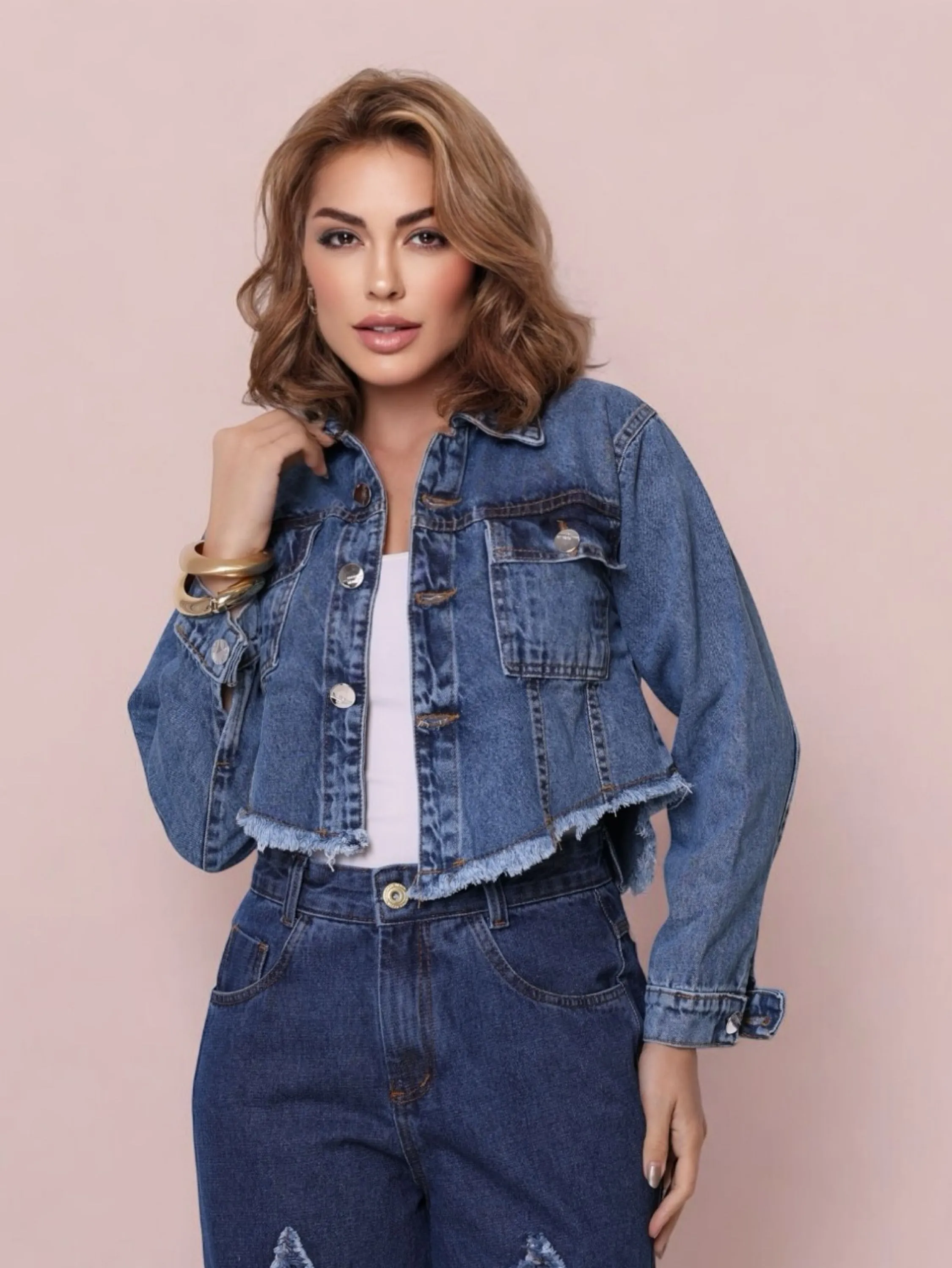 Jaqueta Jeans Destroyed cropped Detalhes da bainha