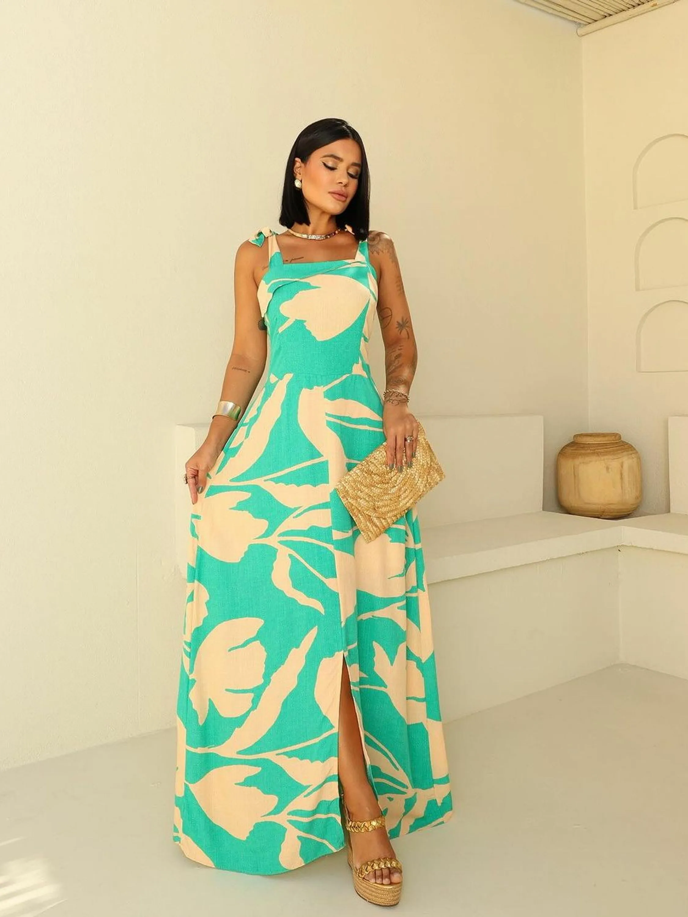 Vestido longo estampado Lyari , moda boutique luxo coleção verão.