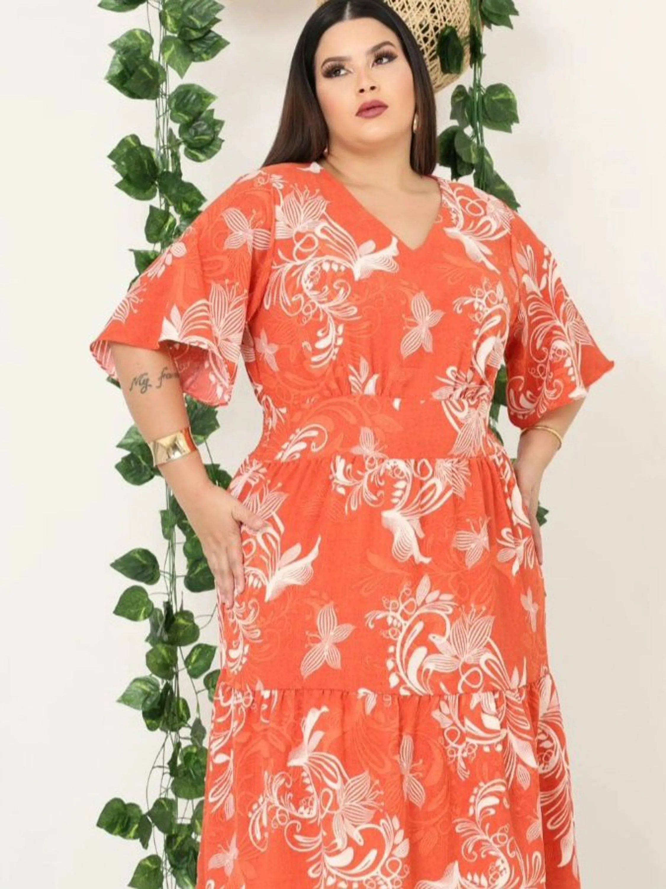 Vestido longo plus sise estampado Loritha , moda boutique luxo coleção verão.