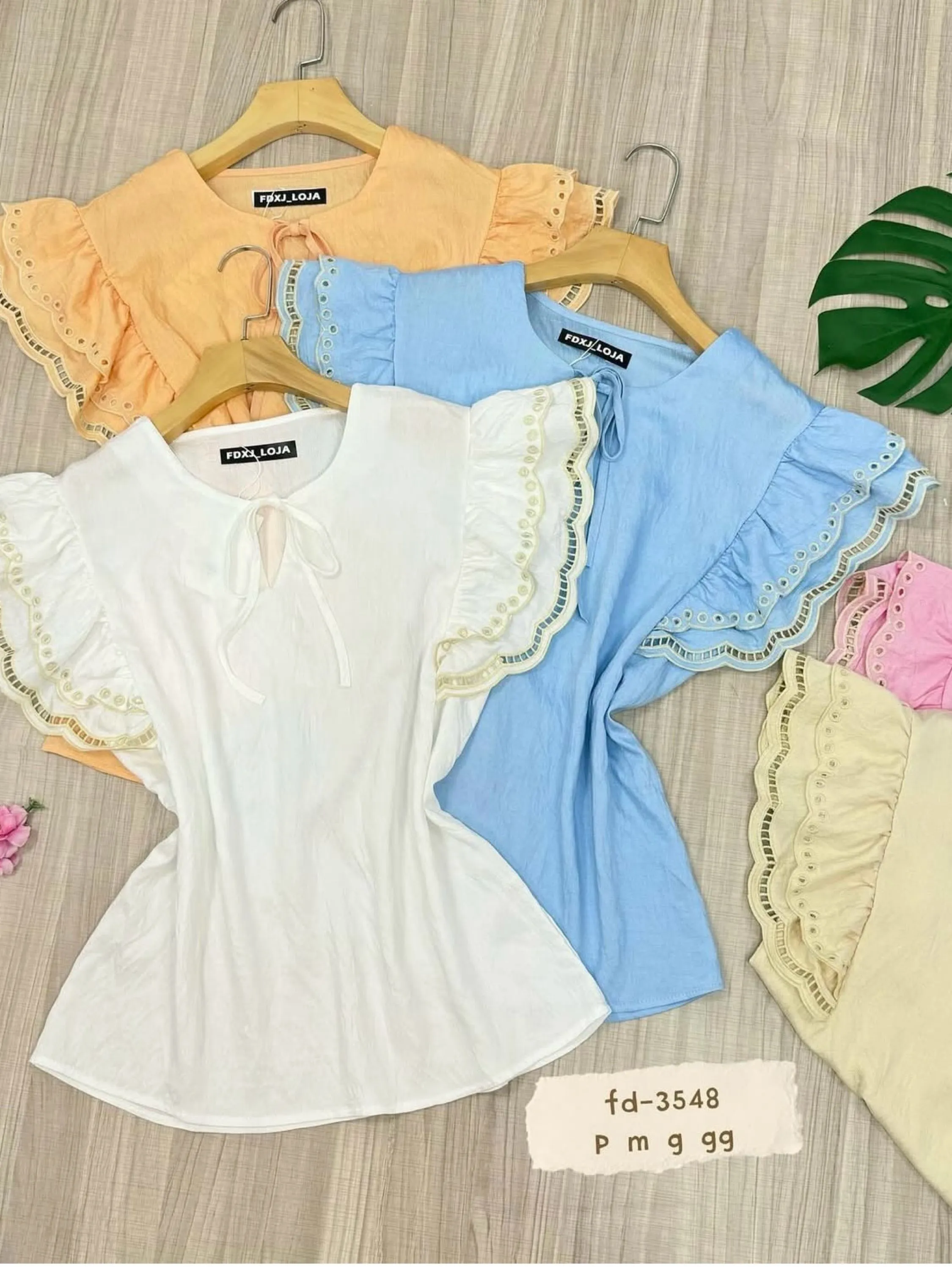 Blusa de crepe com bordado p m g gg fdxj