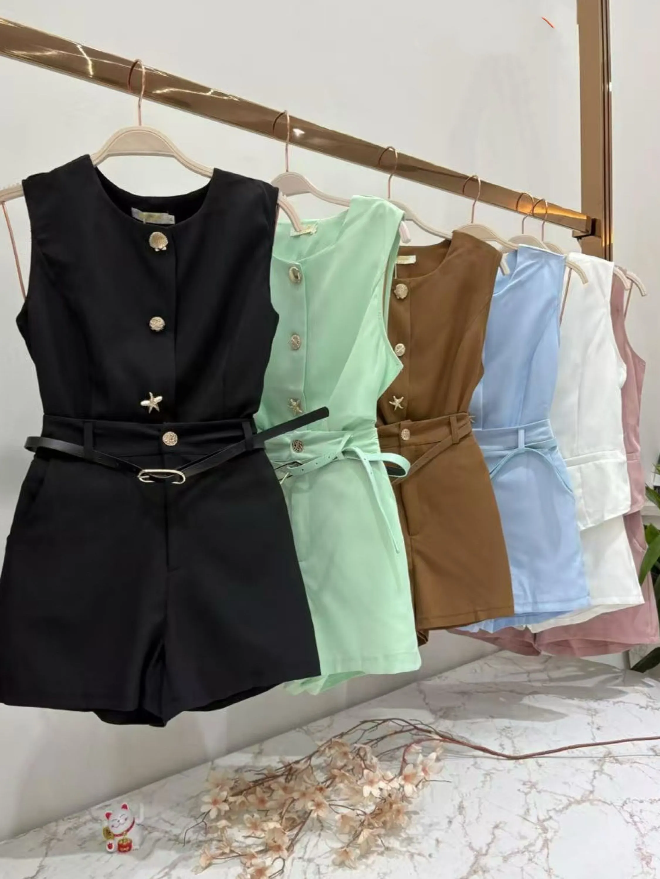 Conjunto MAX colete com short botão linda com cinto