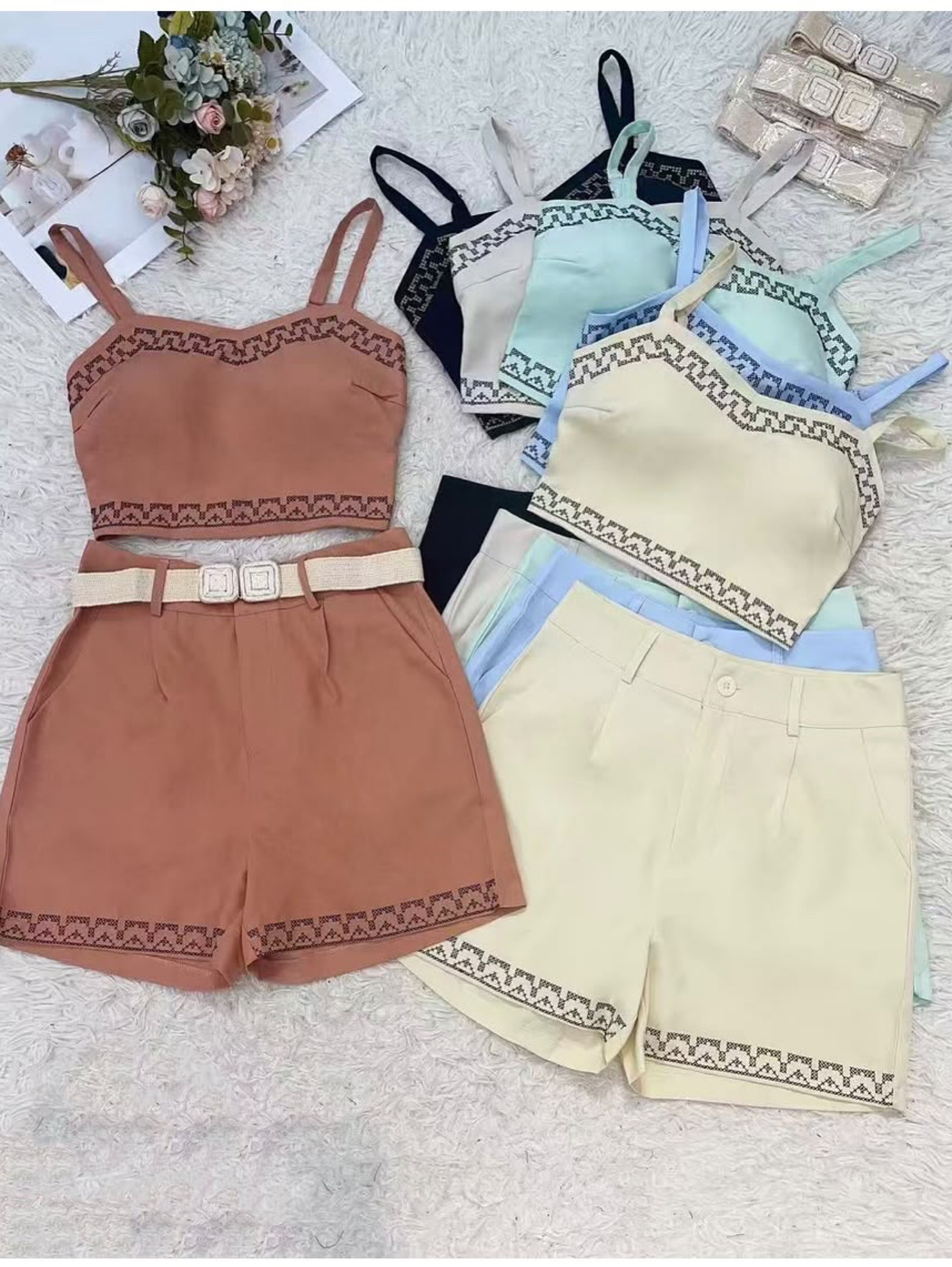 Conjunto portada Com bojo e cinto novidade linda