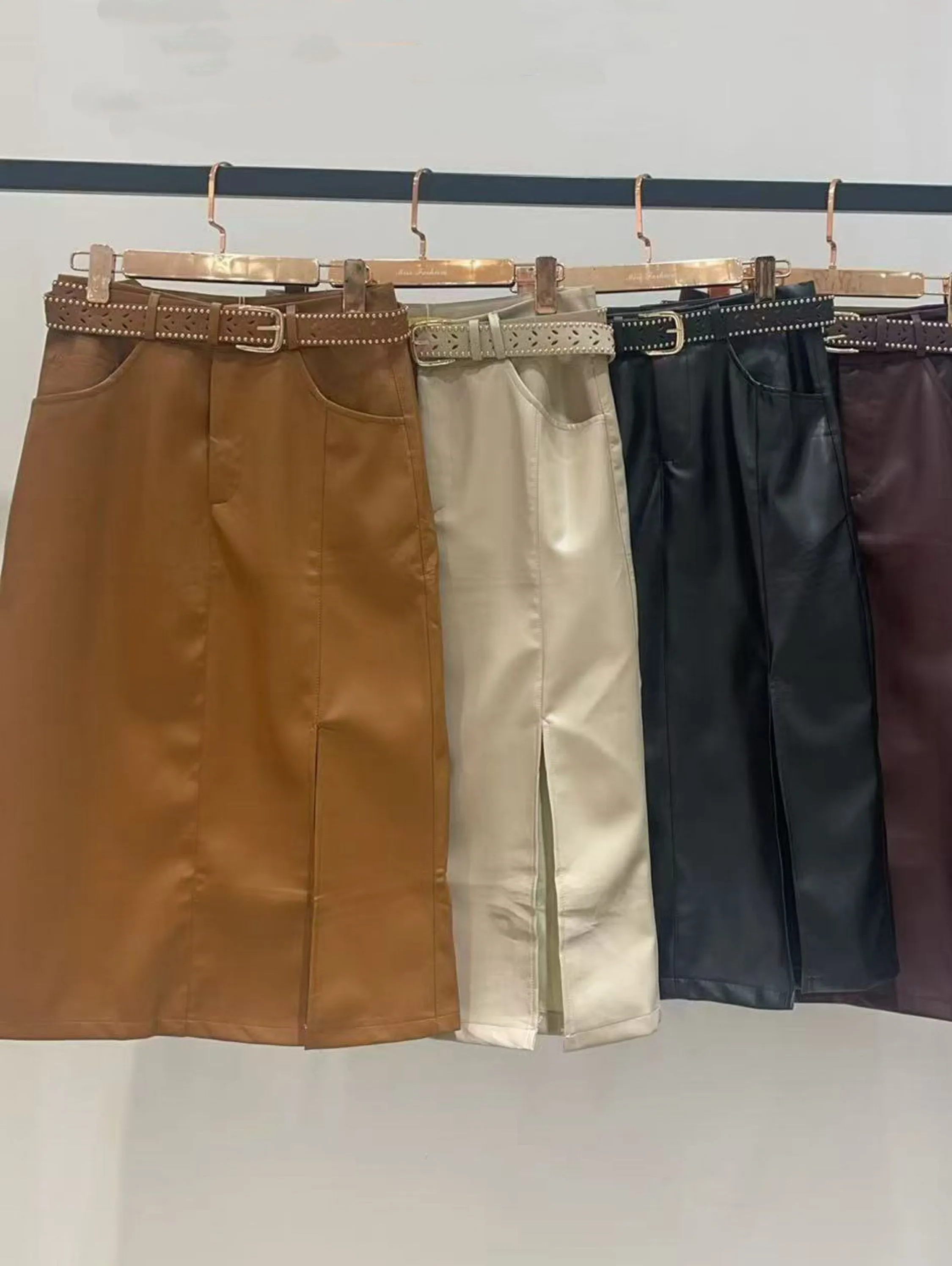 Saia midi couro com cinto novidade linda