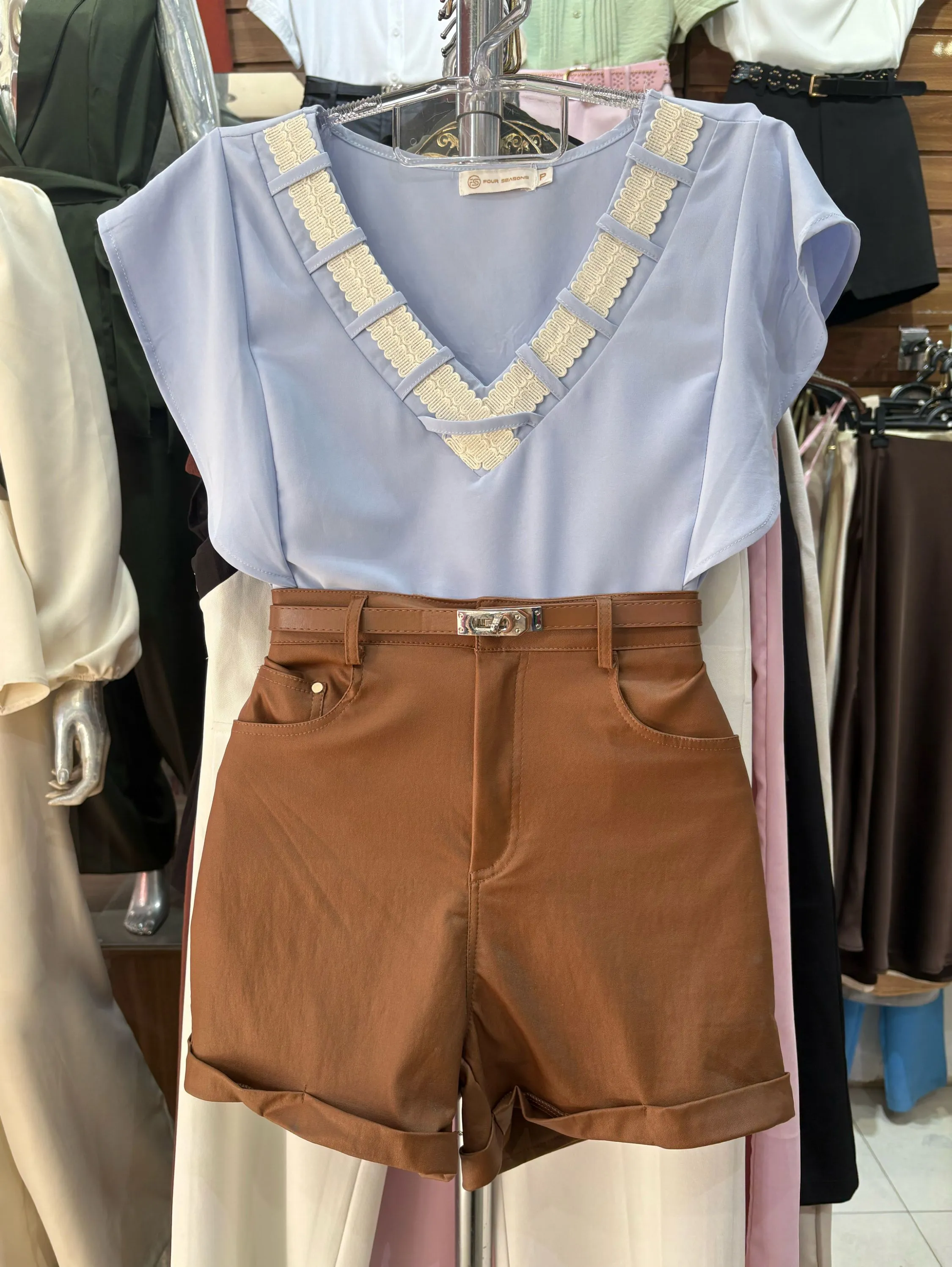 Blusa gola v com renda social novidade linda