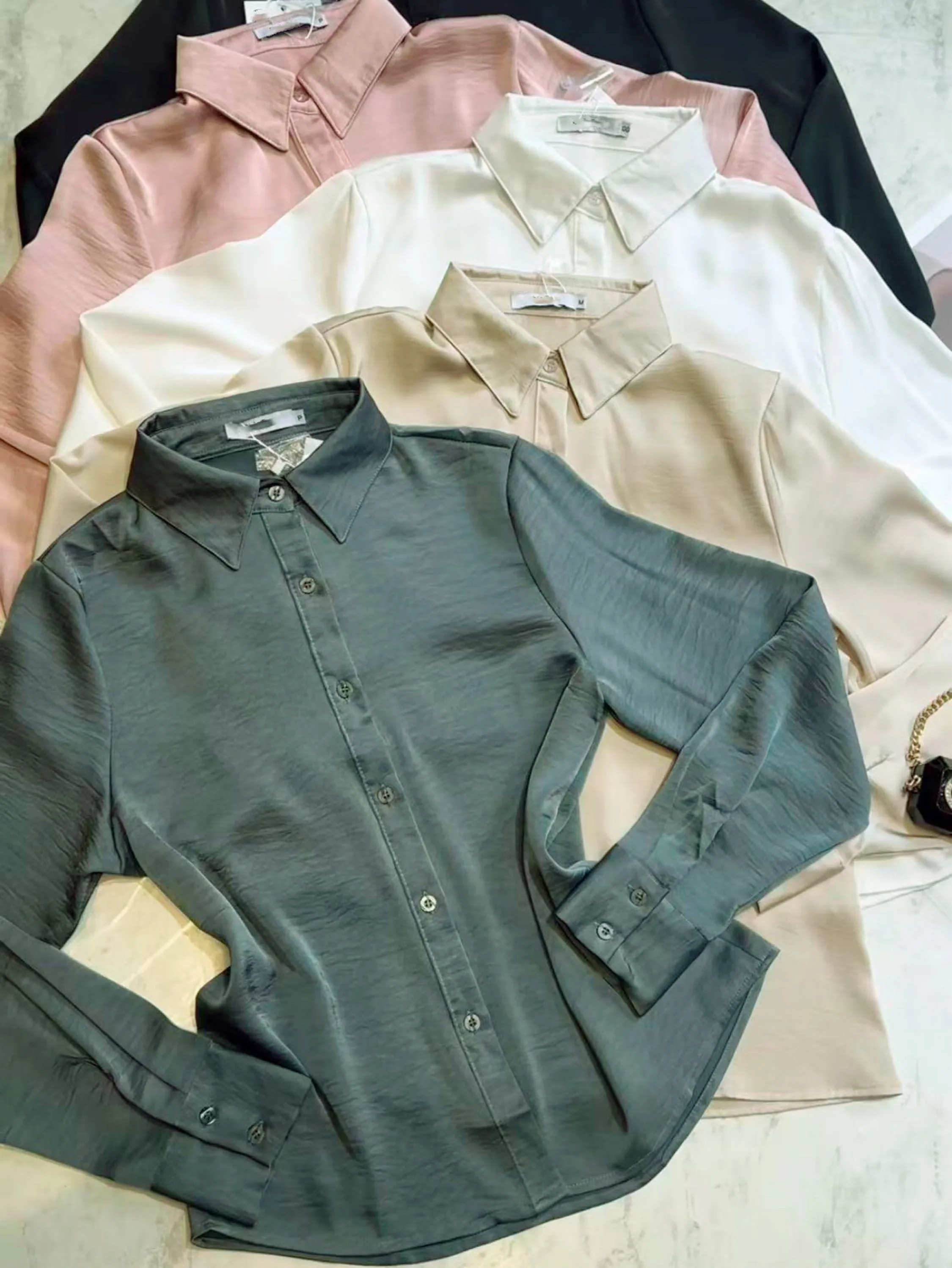 Camisa cetim novo com pouco elastano social linda