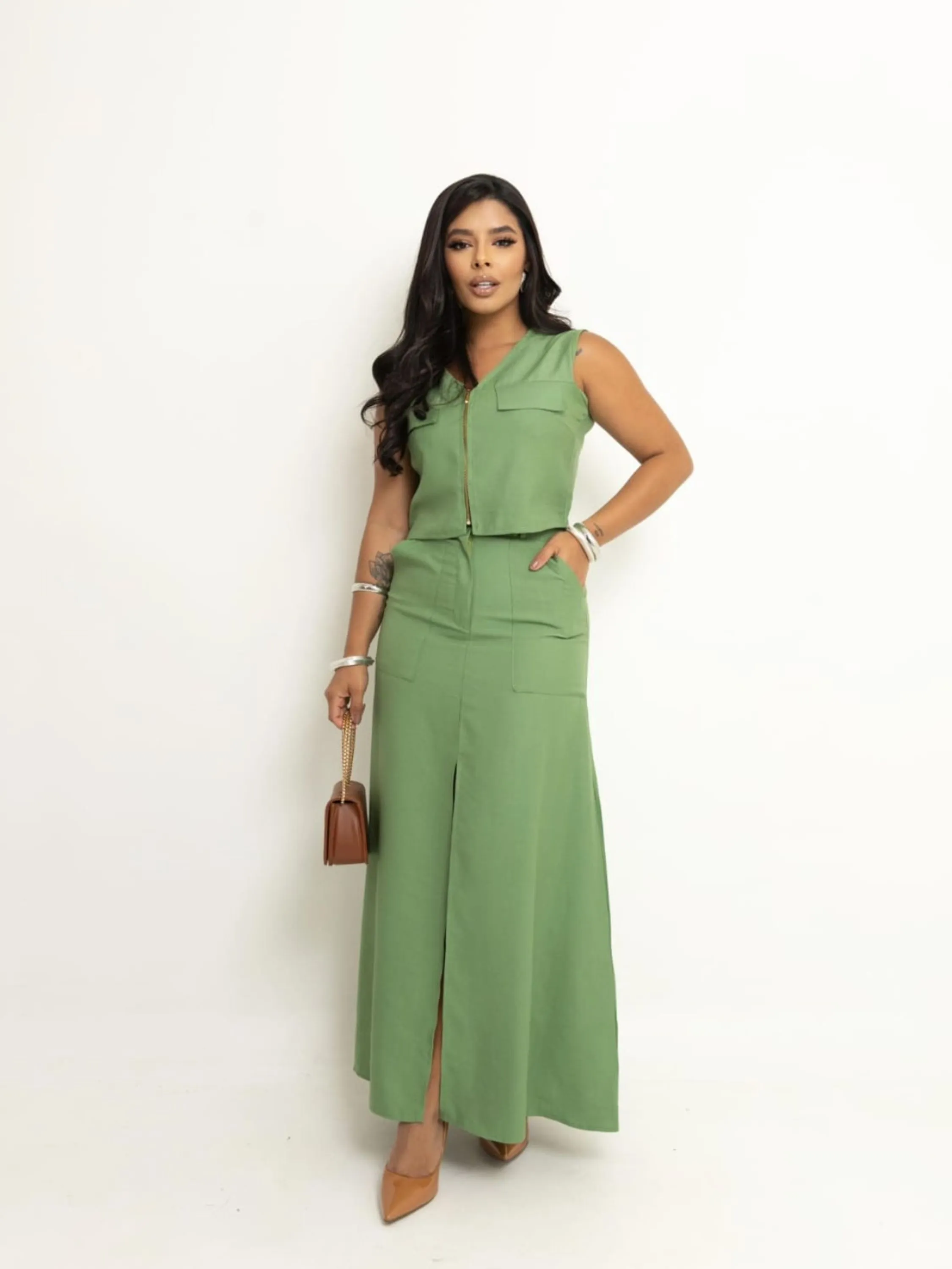 Conjunto saia longa e croped