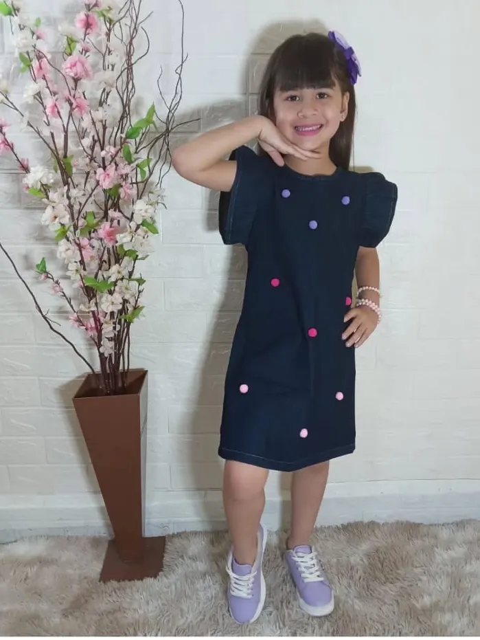 Vestido jeans com pom pom infantil