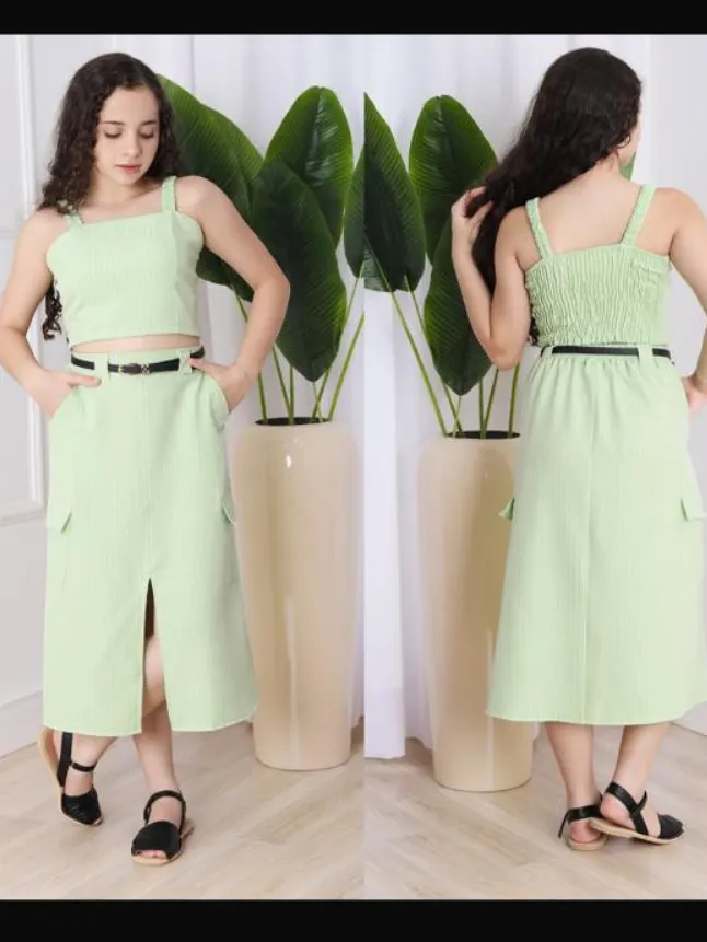 Conjunto feminino juvenil cropped e saia longa (P)