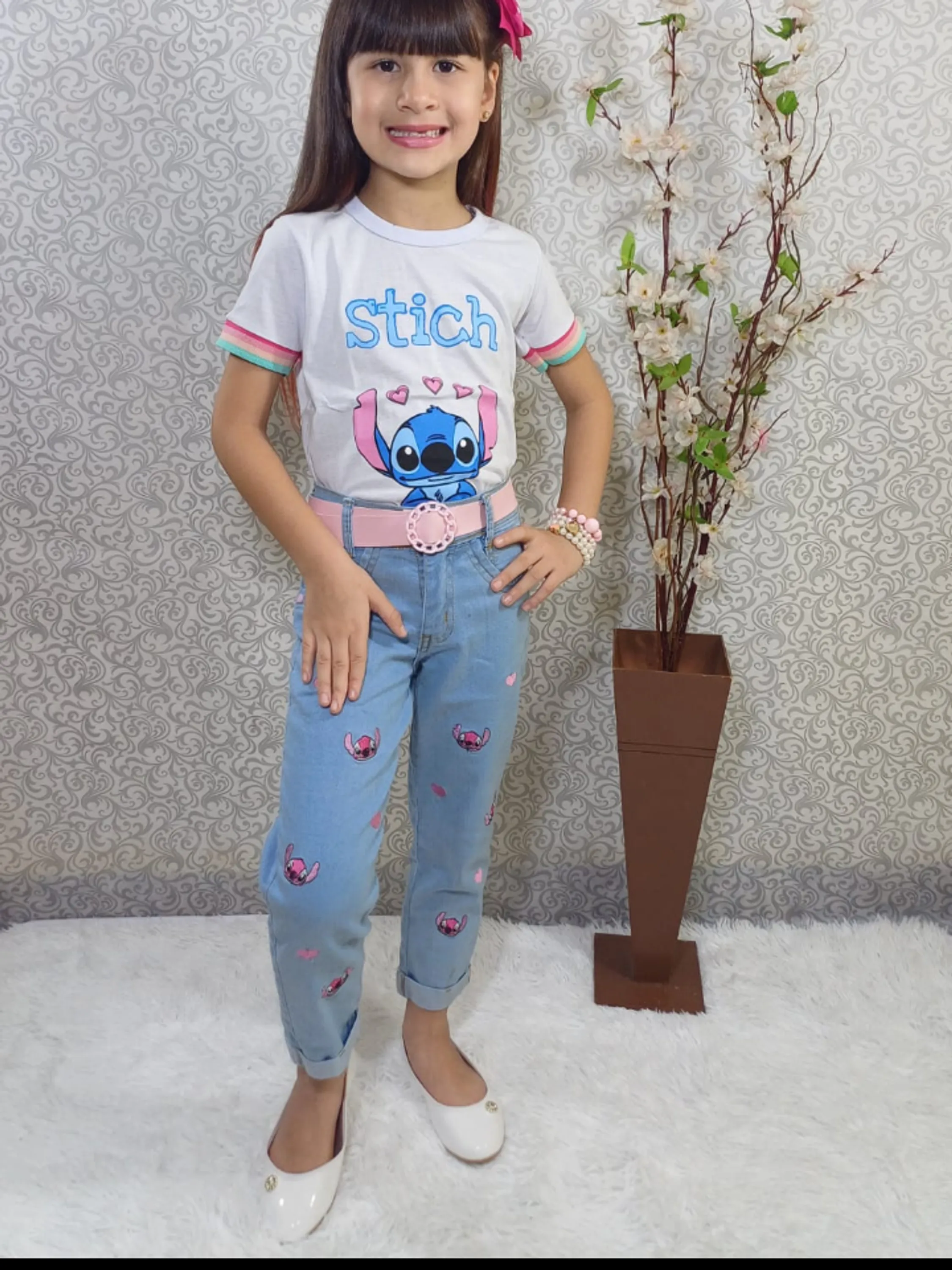 Calça jeans infantil bordada com cinto (D)