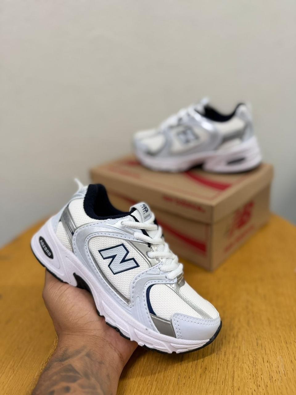 Tênis esportivo juvenil New balance