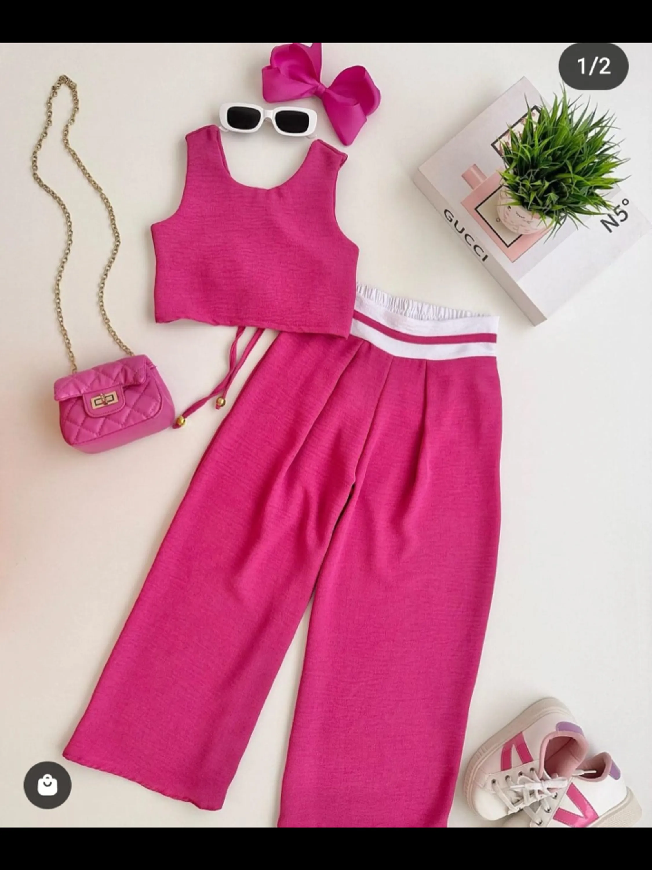 Conjunto juvenil de calça e cropped