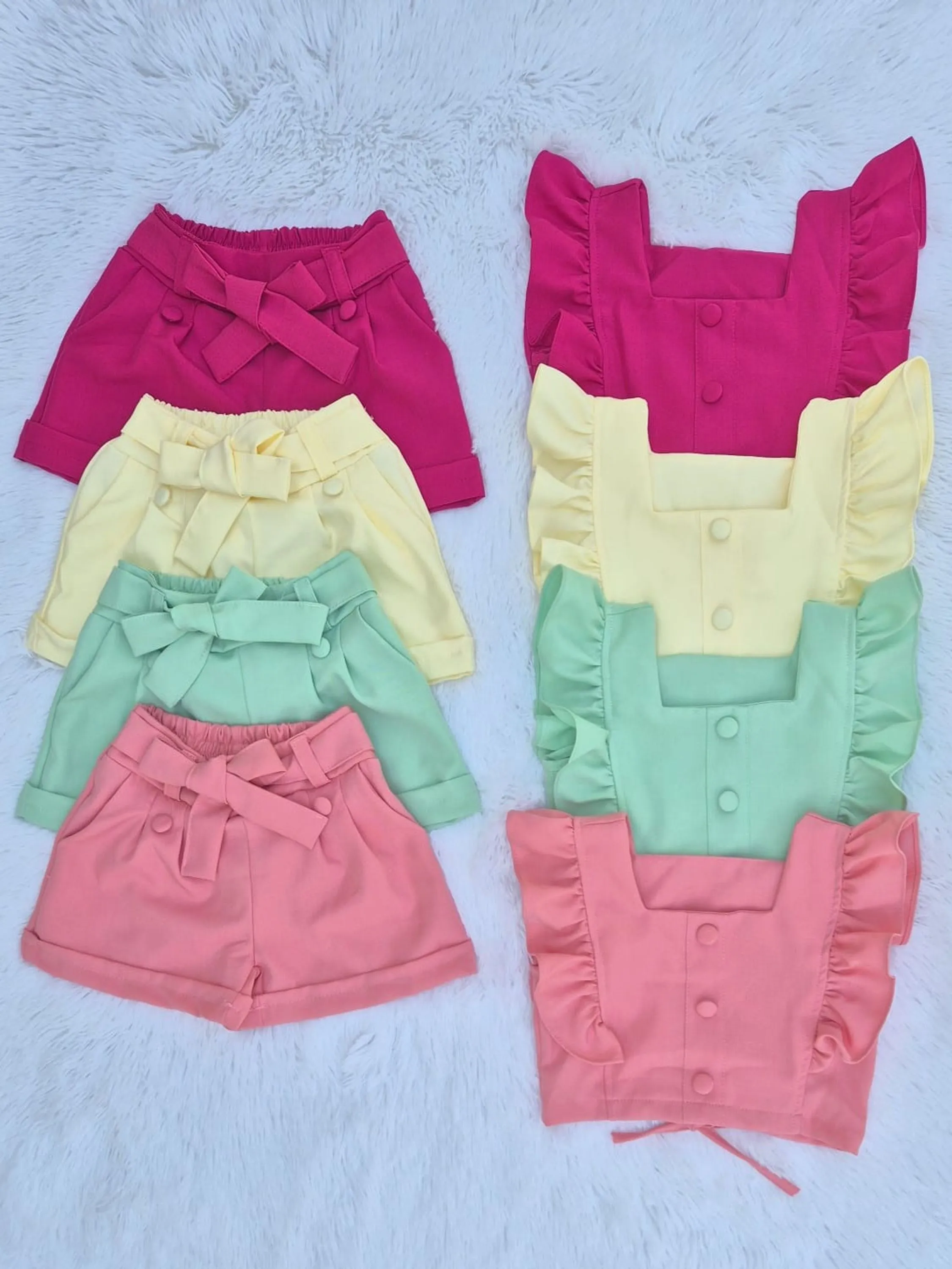 Conjunto infantil shorts com bolso e cropped (Azul)