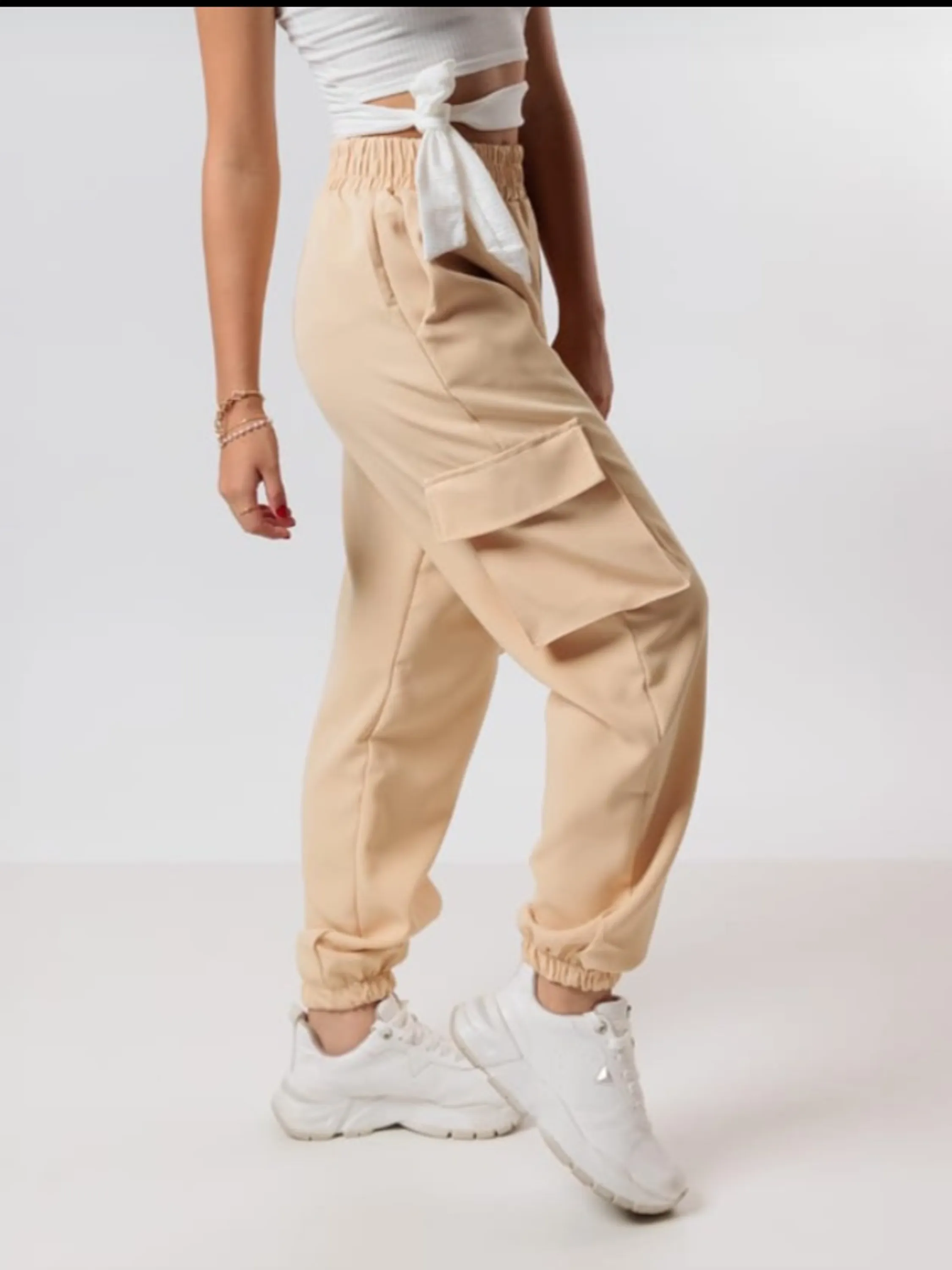 Calça jogger juvenil com bolso lateral (K)