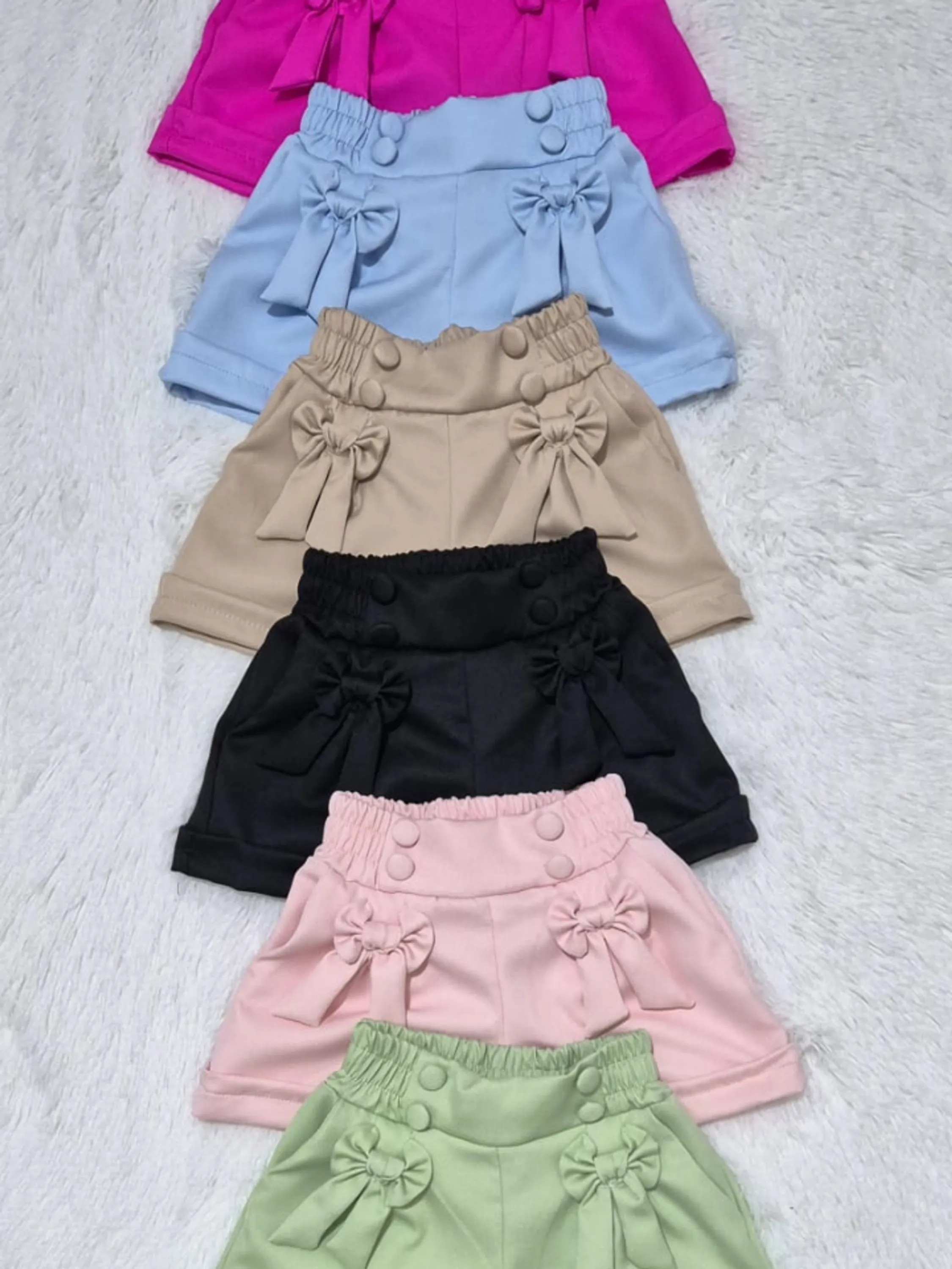 Shorts infantil com laço
