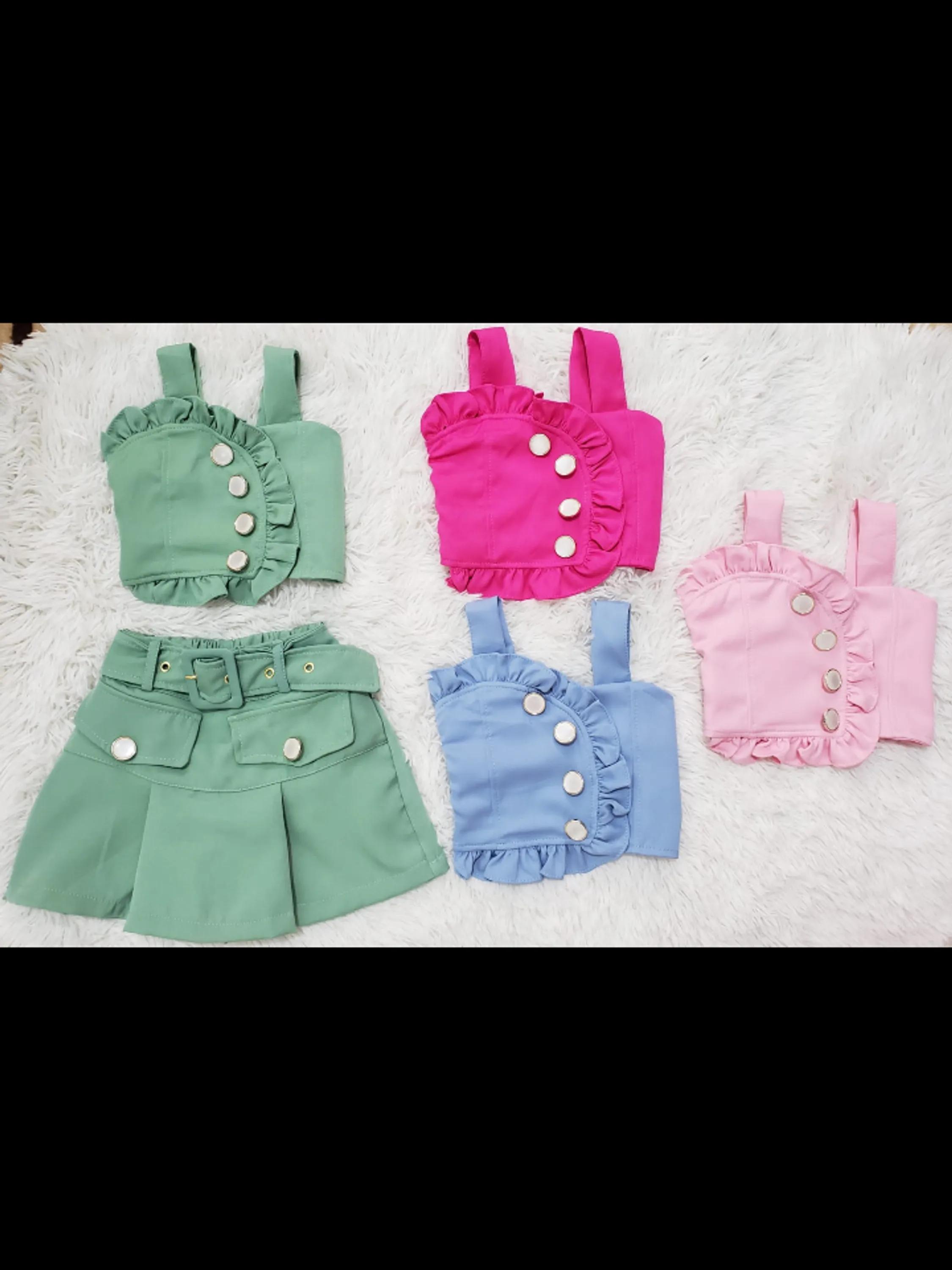 Conjunto infantil shorts saia e cropped