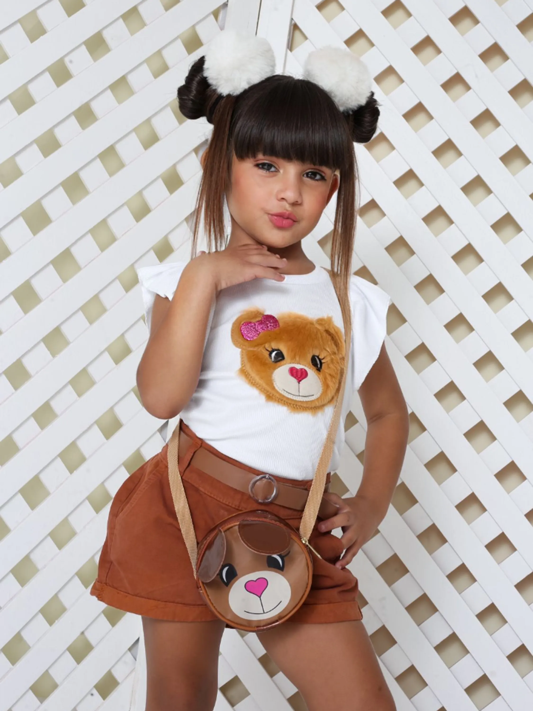 Conjunto infantil acompanha bolsinha