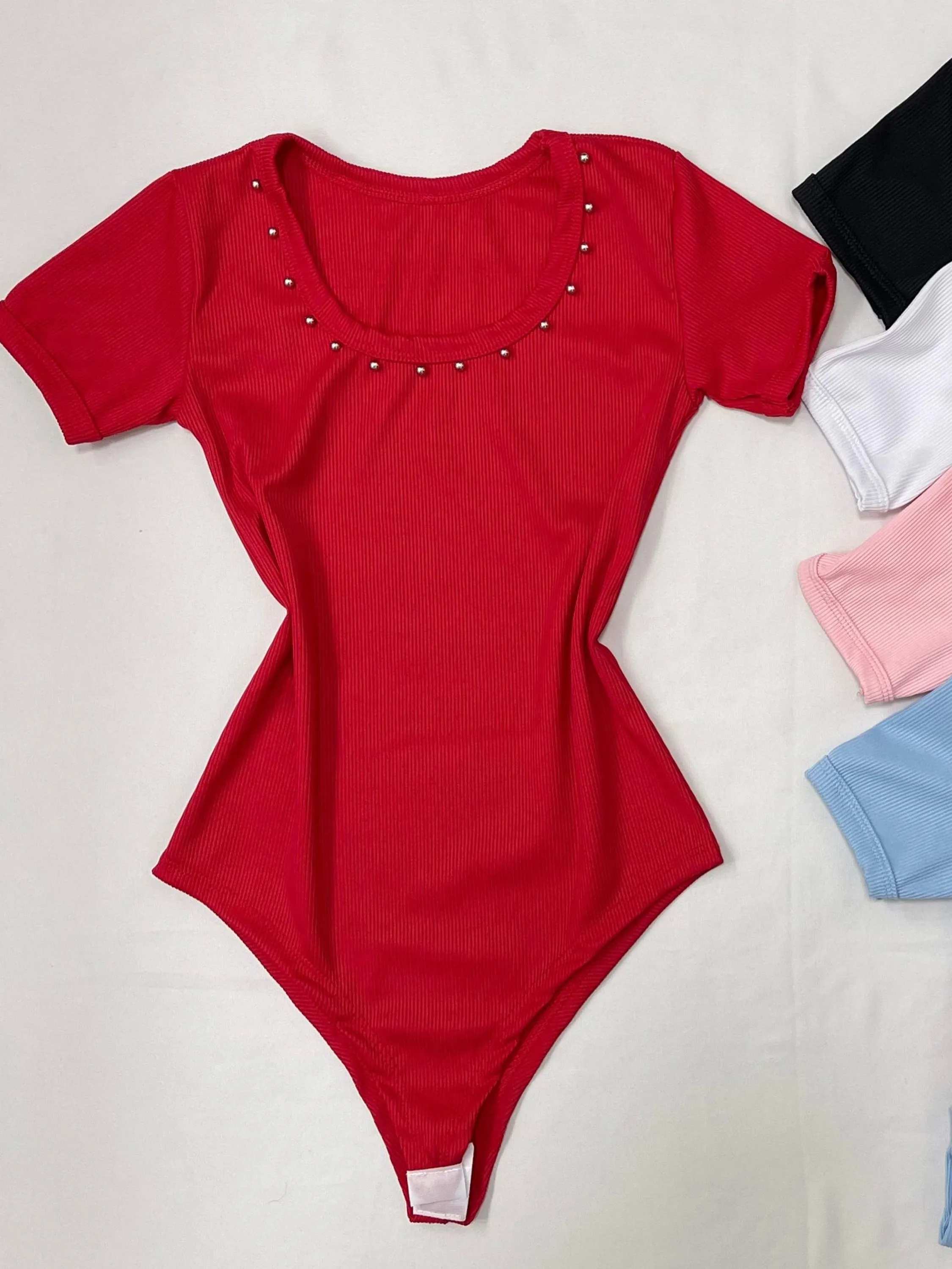 Body manga curta com pérola juvenil (R)