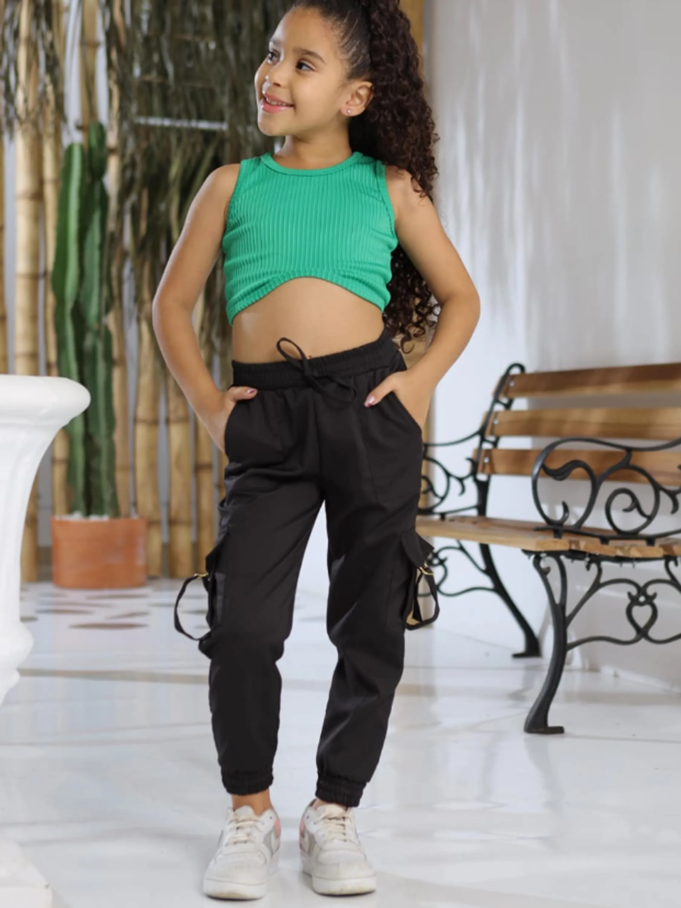 Calça jogger cargo infantil com bolso