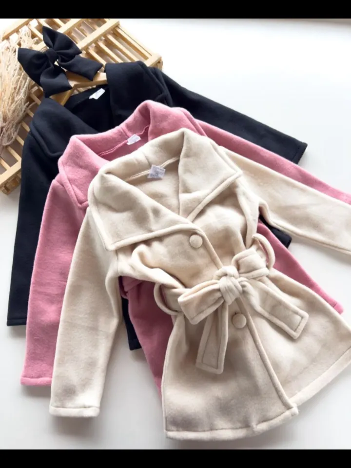 Casaco infantil com botão e cinto