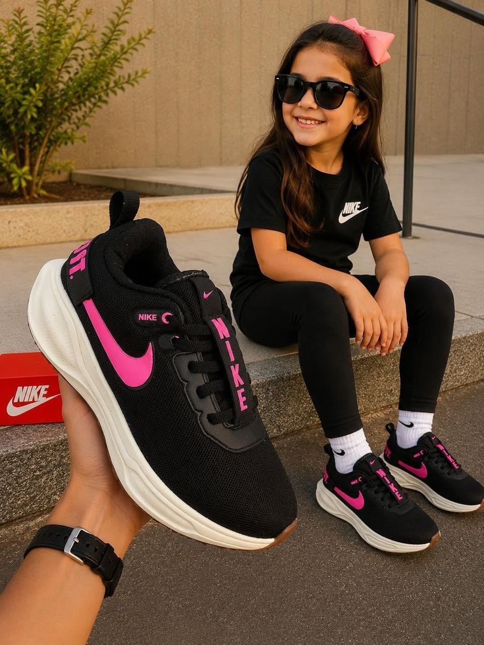 Tênis esportivo juvenil Nike