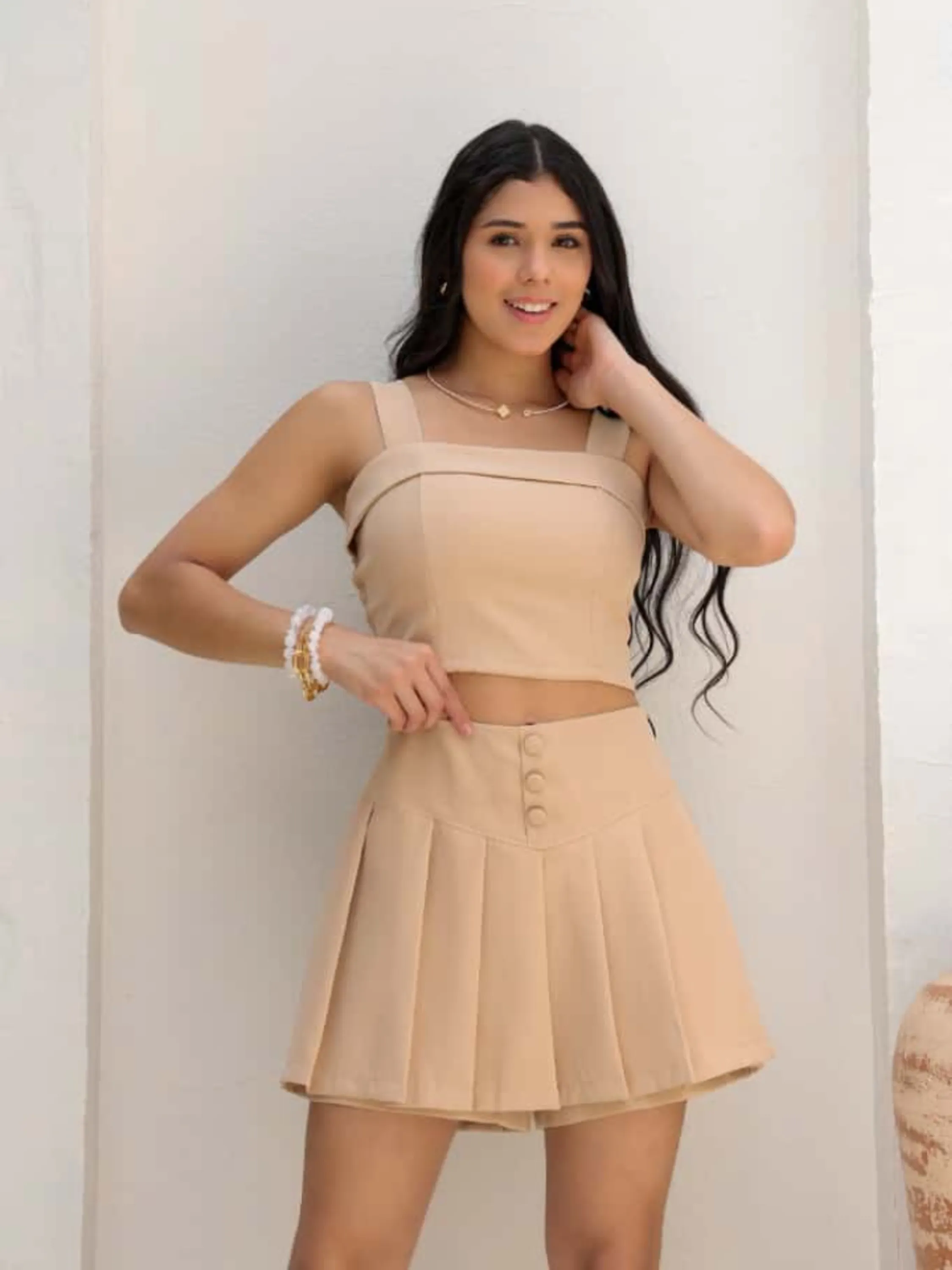 Conjunto juvenil cropped e shorts saia (R)