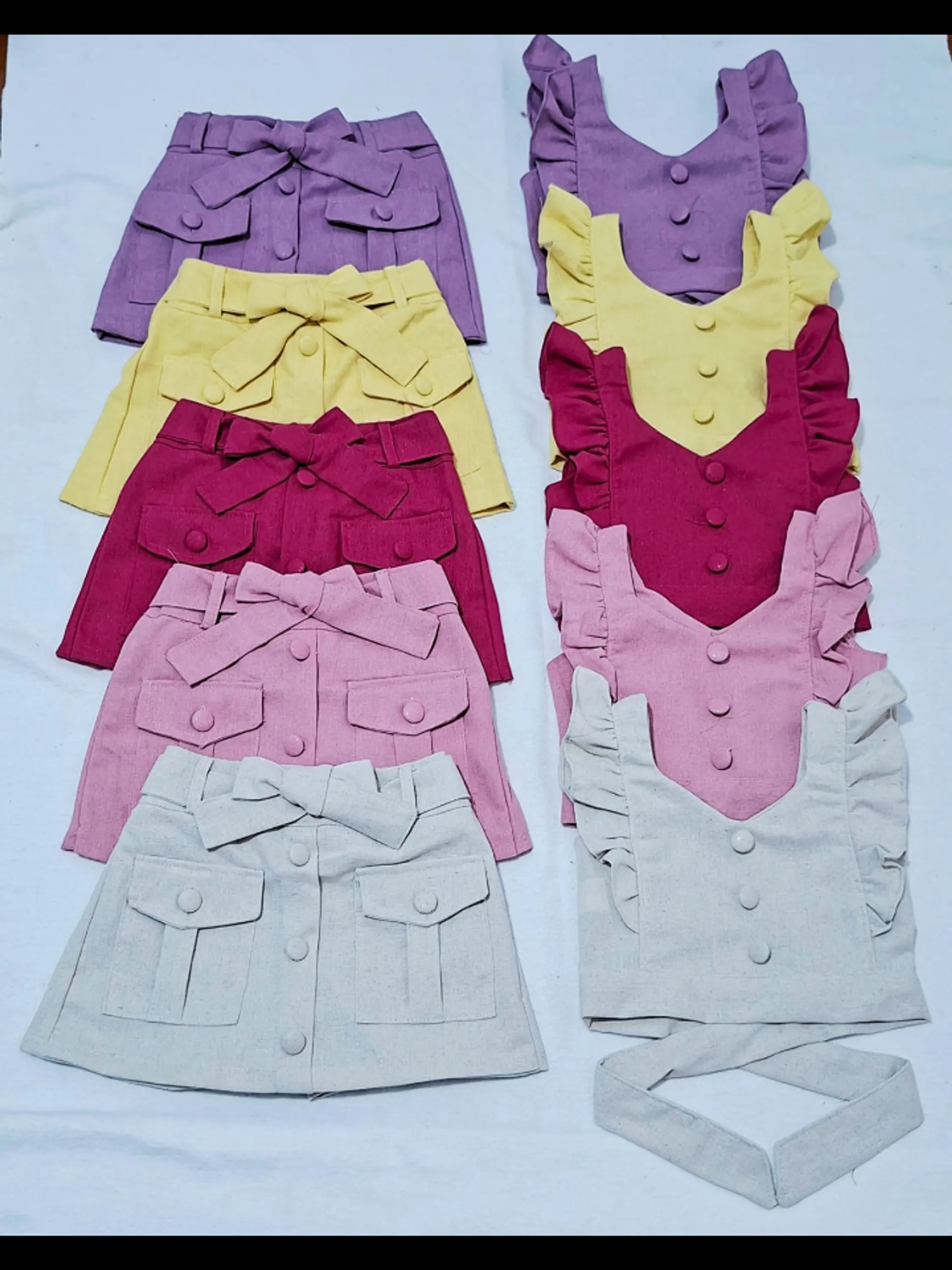 Conjunto infantil cropped e saia tecido linho (azul)