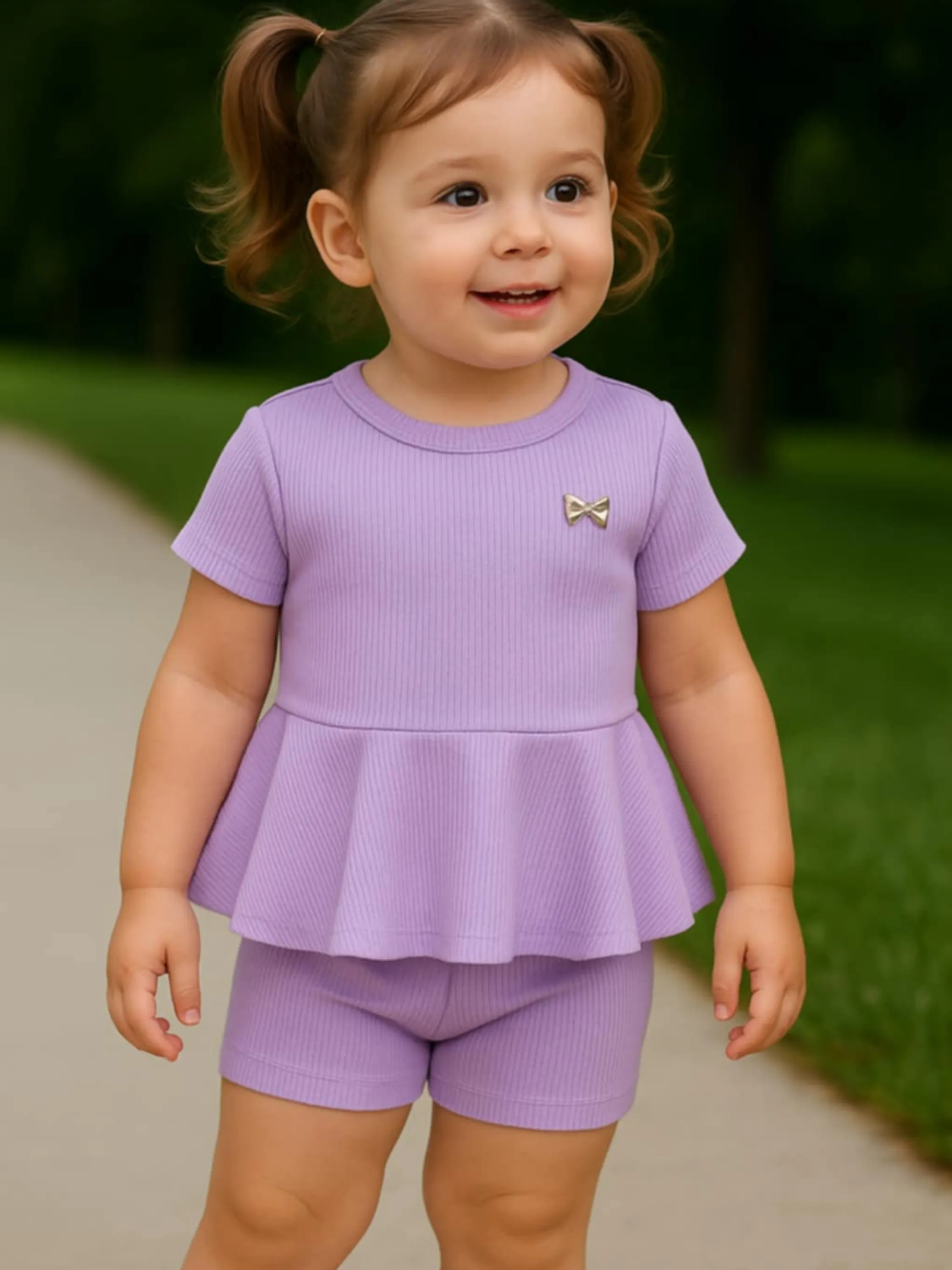 Conjunto infantil de blusinha com babado e shorts (07)